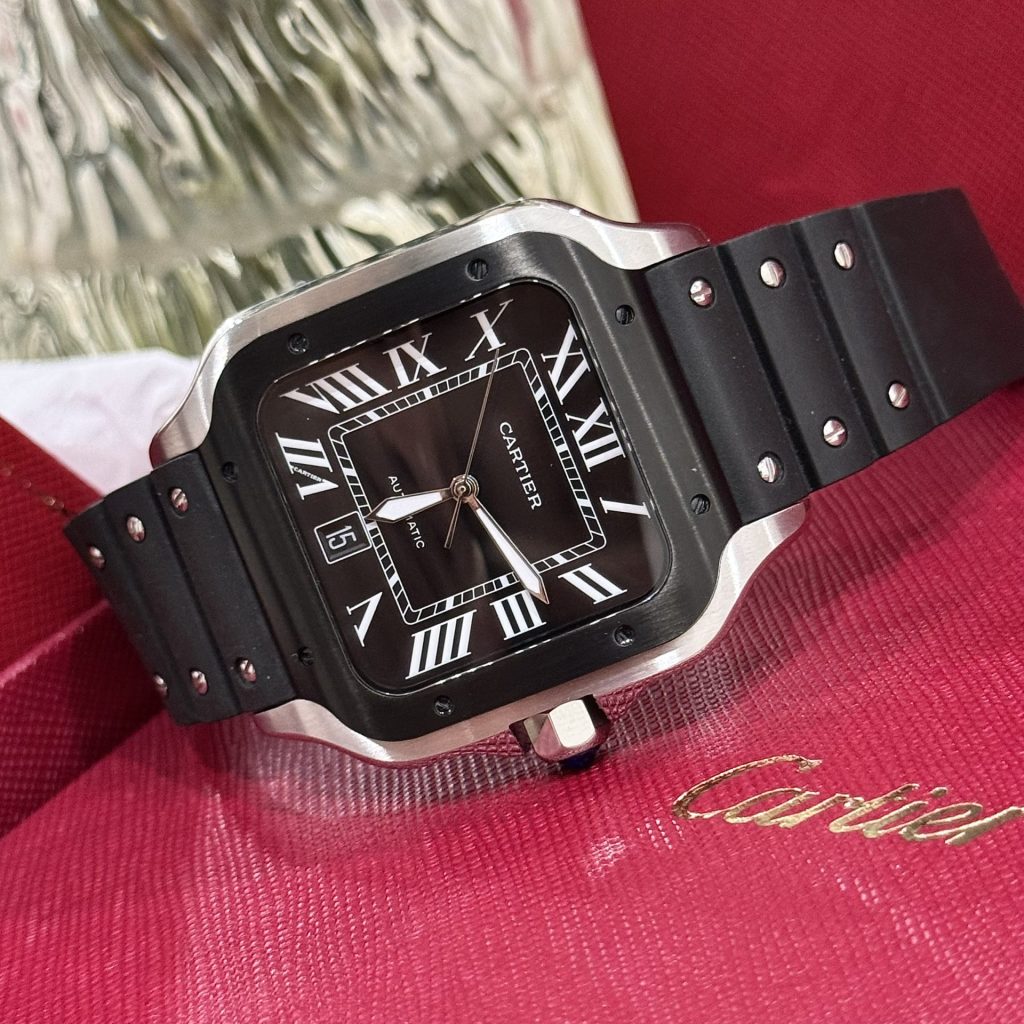 Đồng Hồ Cartier Replica 11 Santos Nam Mặt Đen Cọc Số La Mã 39 (2)