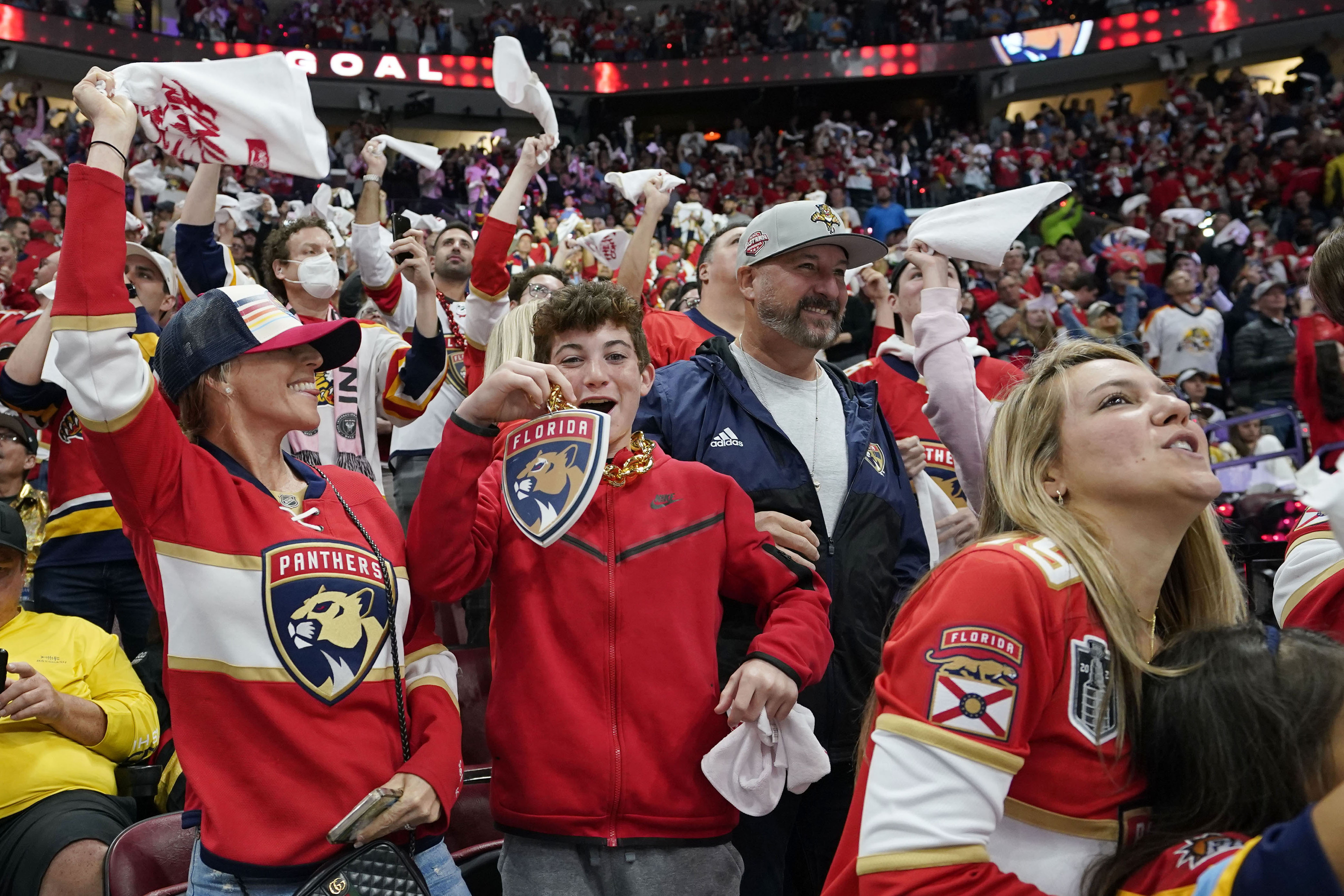 Florida Panthers win 1st Stanley Cup Final game in franchise history