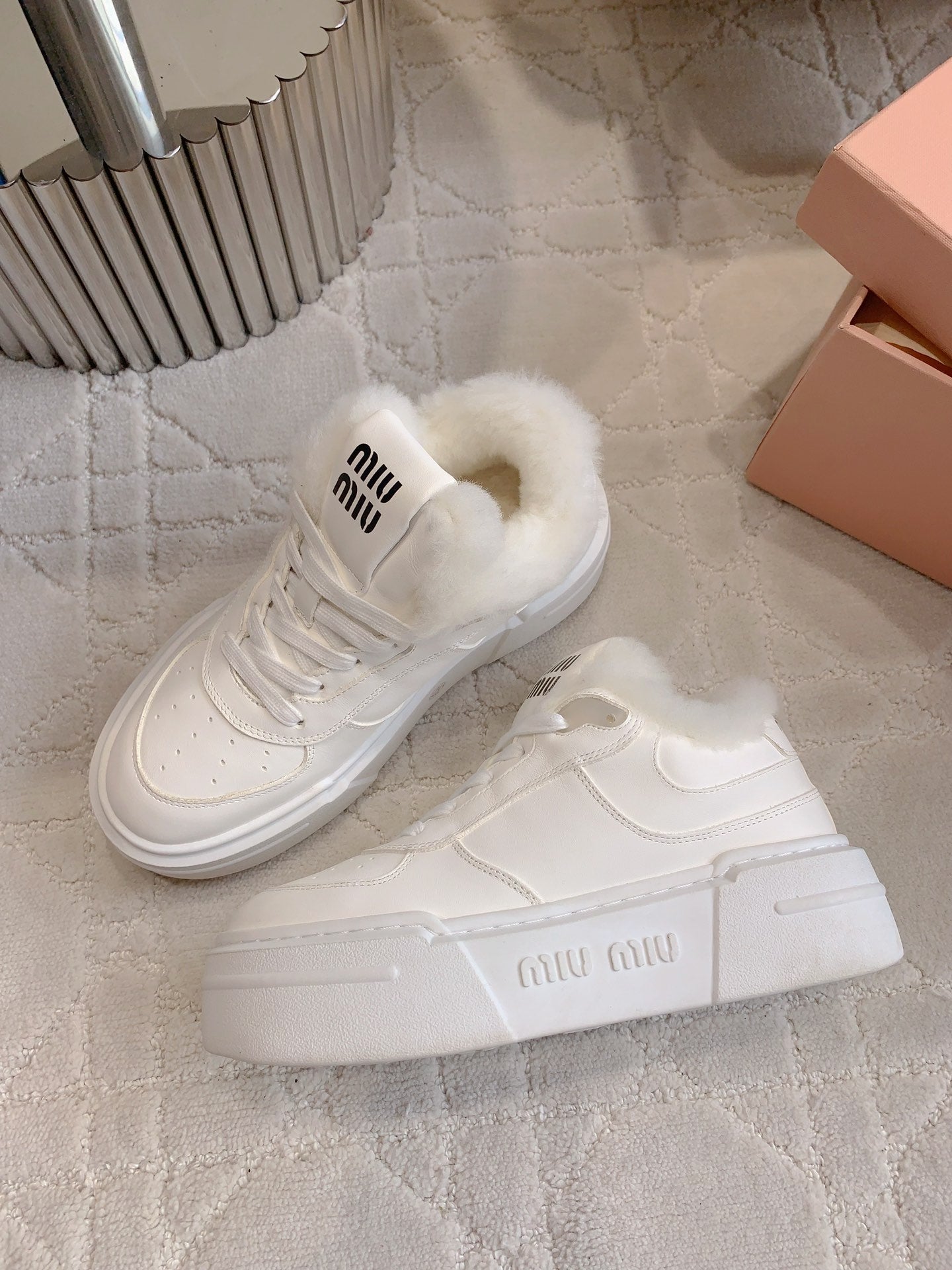 THICK SOLE SNEAKERS IN WHITE LAMBSKIN WITH RABBIT FUR LINING、mysite、Cacoeks