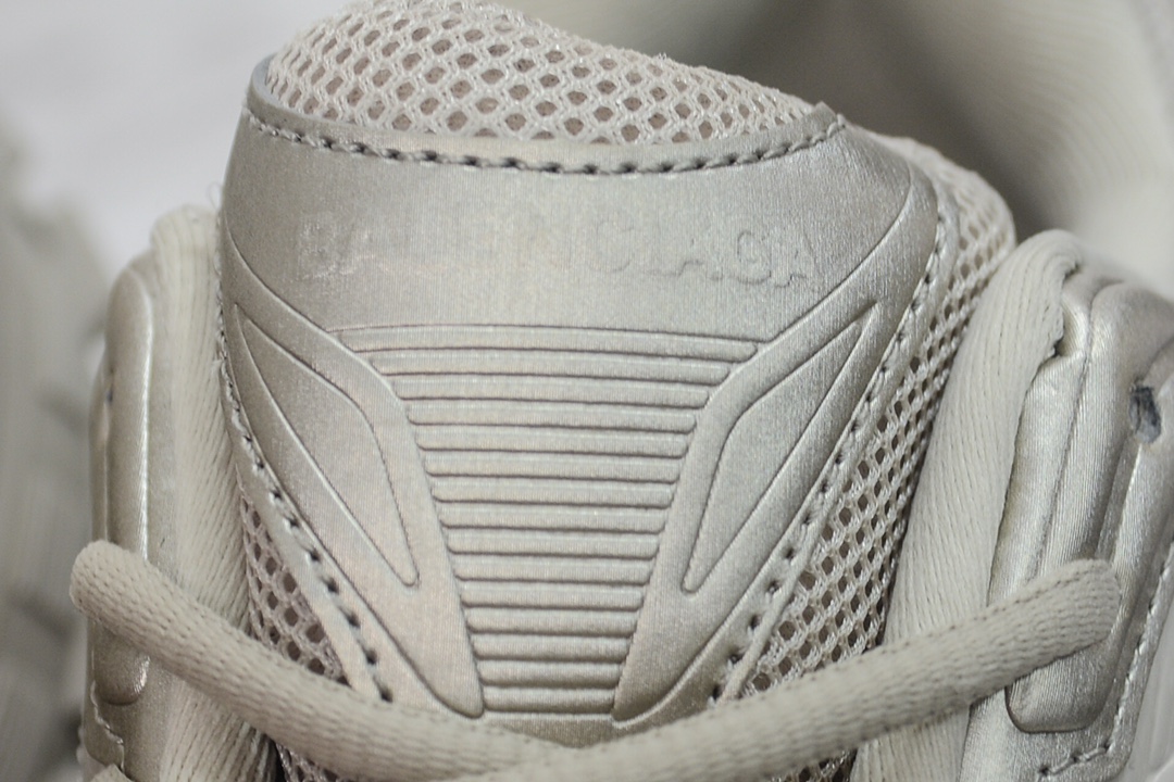 Balenciaga Defender in Beige、mysite、Cacoeks