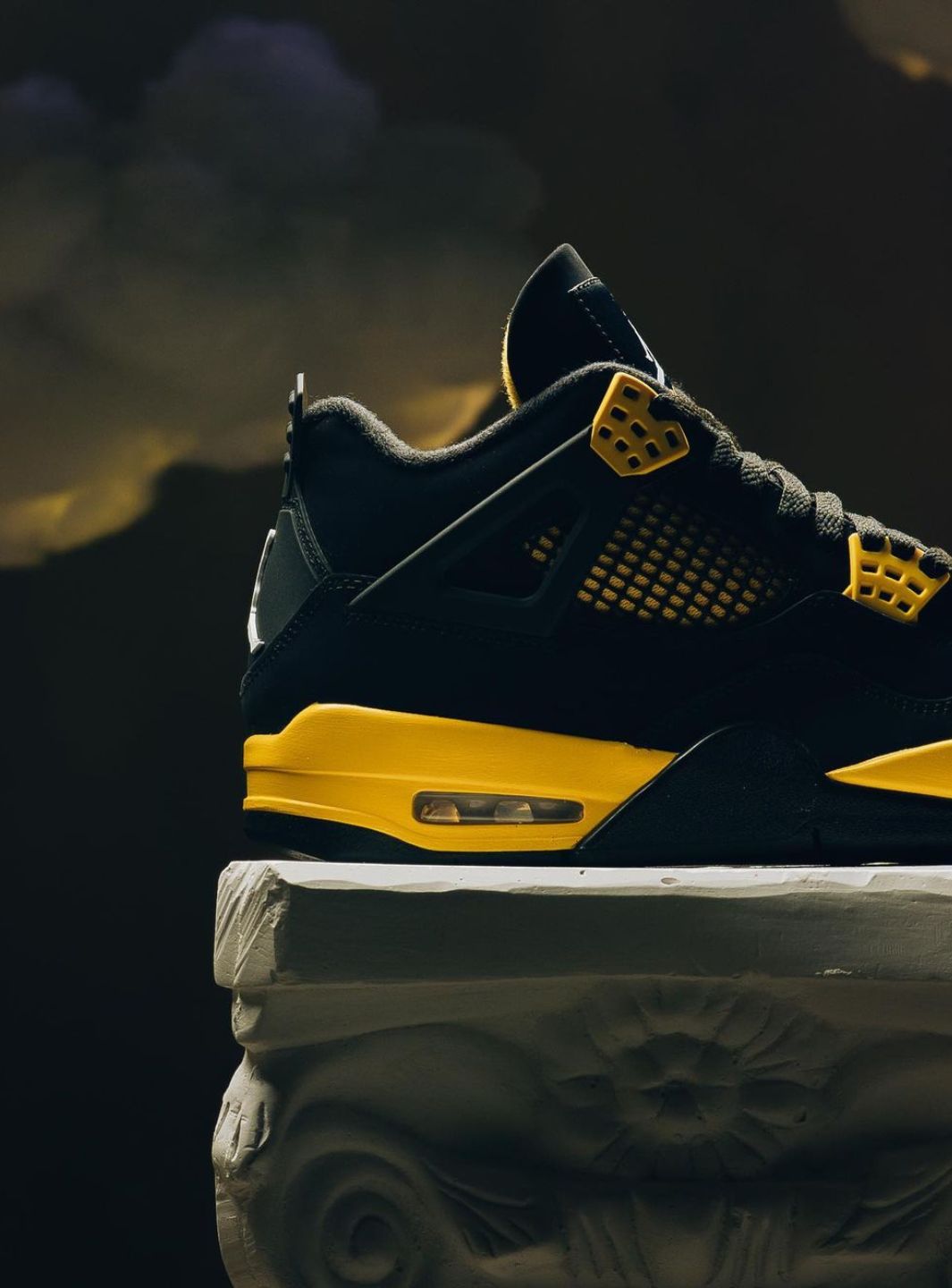 Air Jordan 4 Retro Yellow Thunder (2023)、JORDAN、Cacoeks