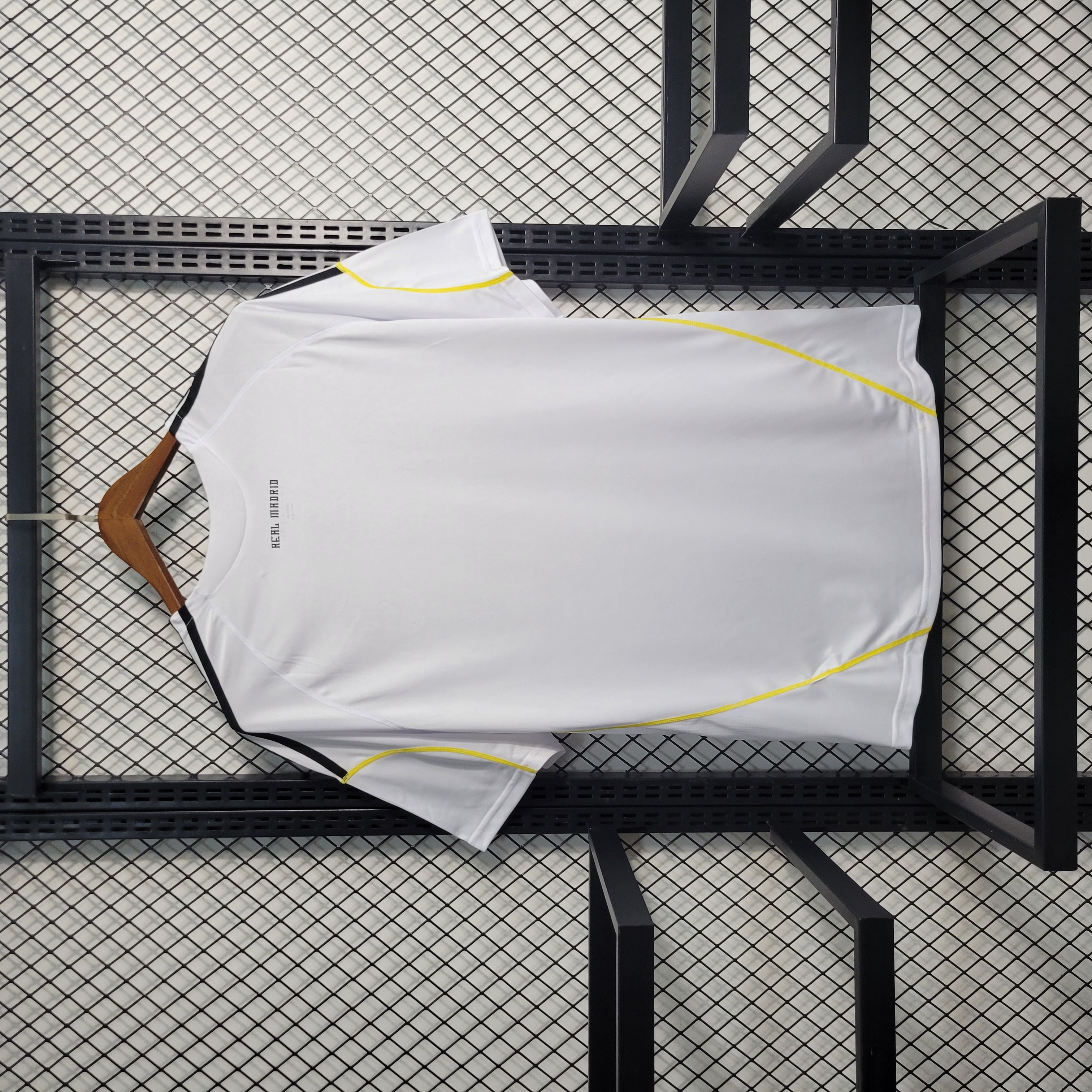 GlobeJersey-Retro Real Madrid 09-10 Home Stadium Jersey