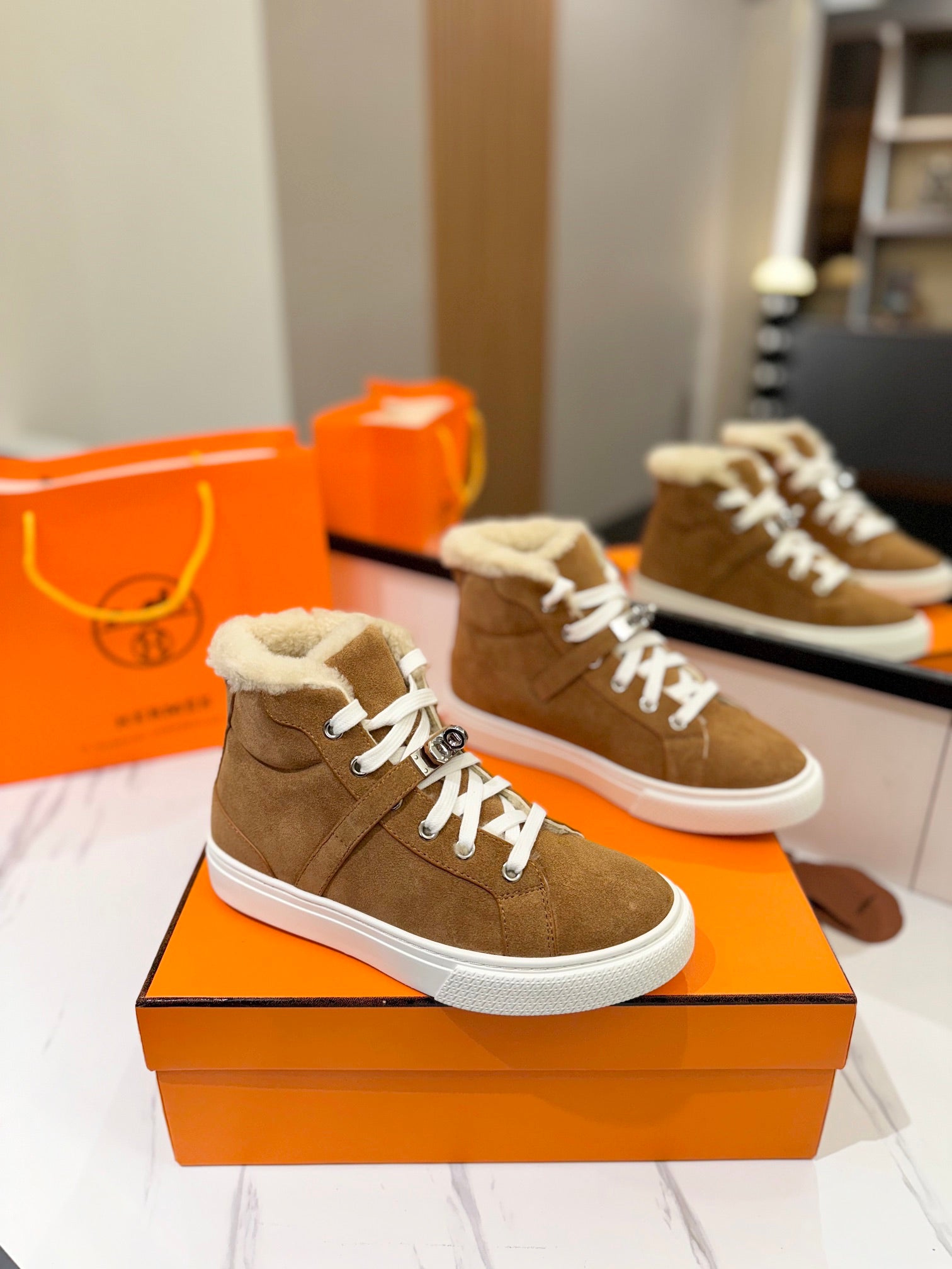 CHEALSEA BOOTS IN BRONZE BROWN SUEDE AND FLEECE LINING、mysite、Cacoeks