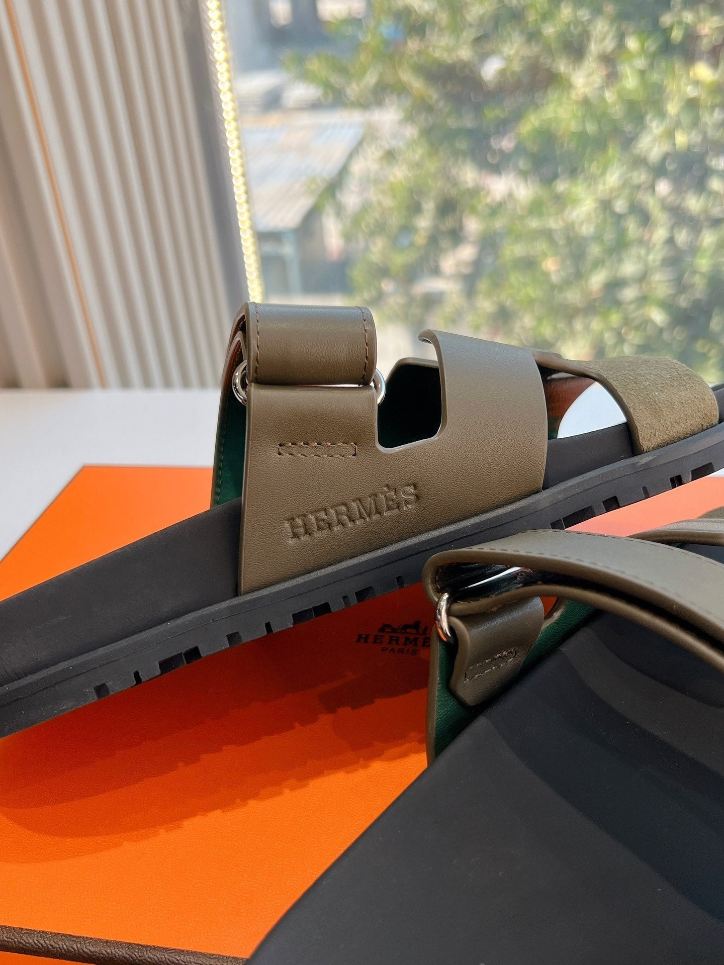 CHYPRE SANDAL IN ARMY GREEN SUEDE AND CALFSKIN、mysite、Cacoeks