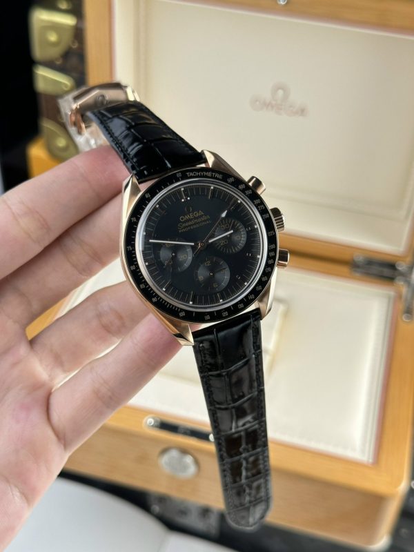 Đồng Hồ Omega SpeedMaster MoonWatch Chế Tác Mặt Đen Nhà Máy RM 44mm (2)