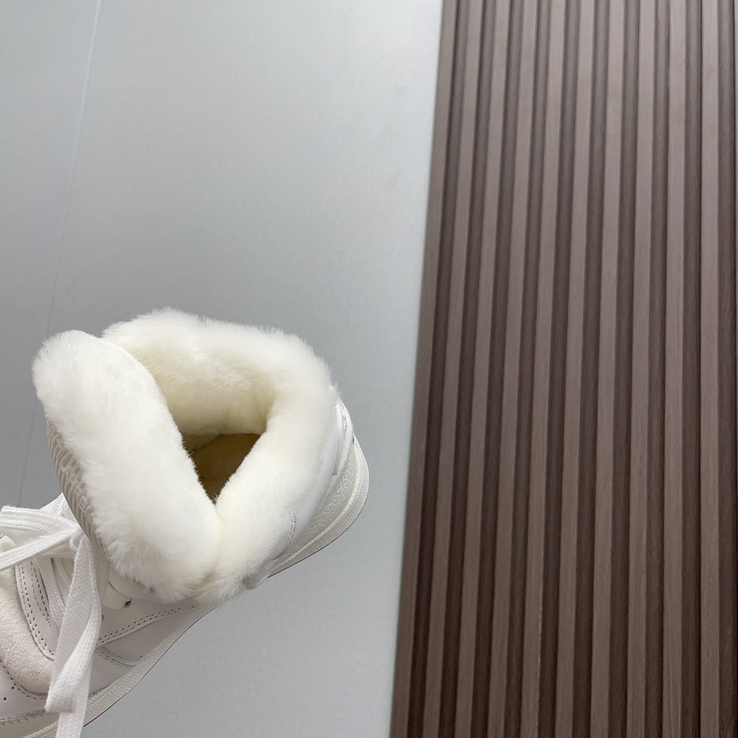 HIGH-TOP SNEAKERS IN WHITE CALFSKIN WITH FLEECE LINING、mysite、Cacoeks