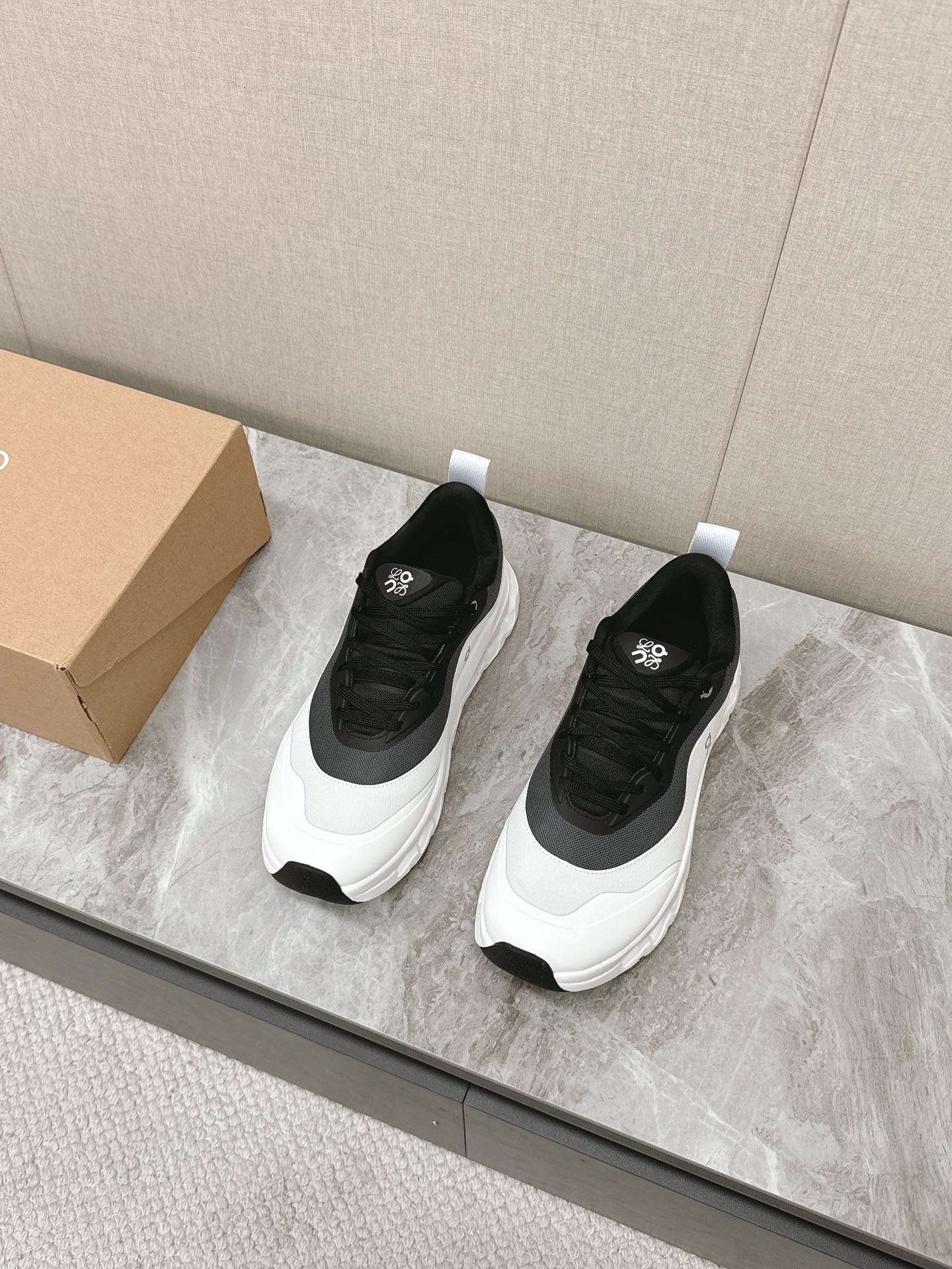 RUN SNEAKER IN WHITE MIX BLACK SUEDE AND MESH FABRIC、mysite、Cacoeks