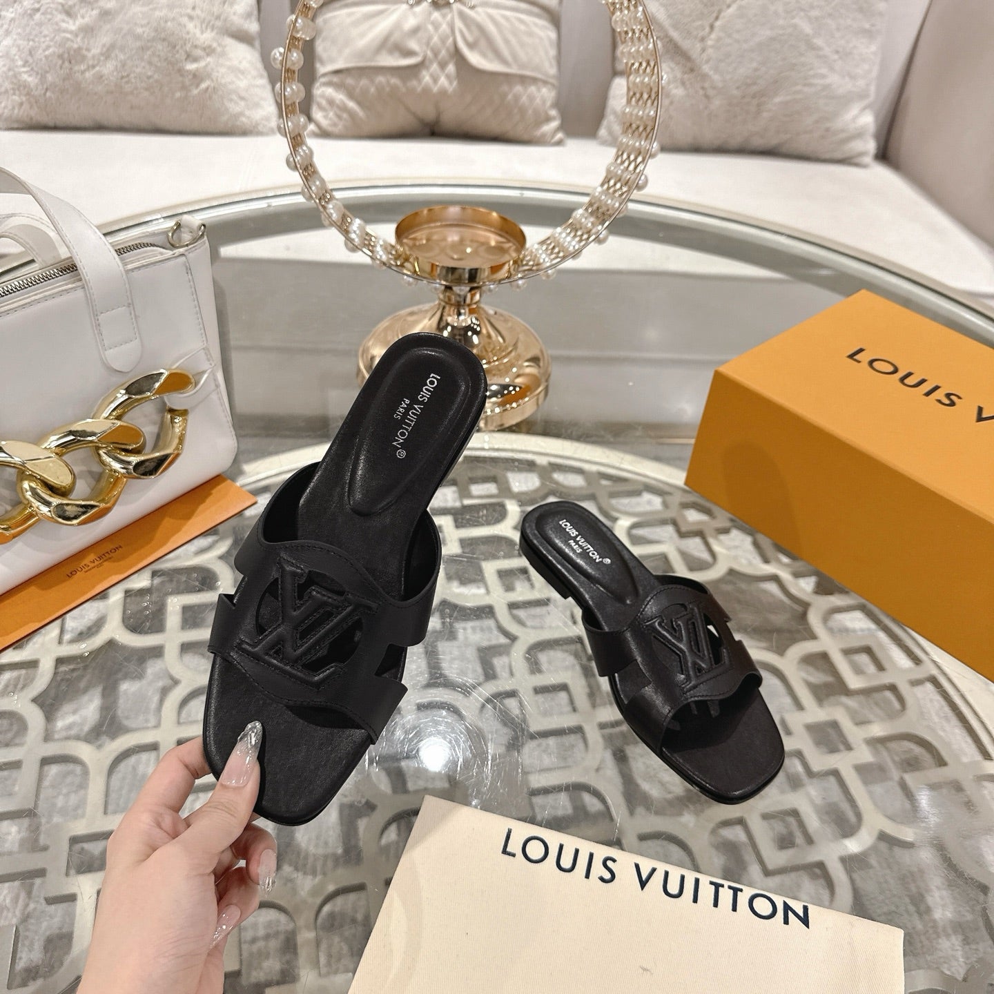 ISOLA FLAT SLIDE IN BLACK CALFSKIN、mysite、Cacoeks