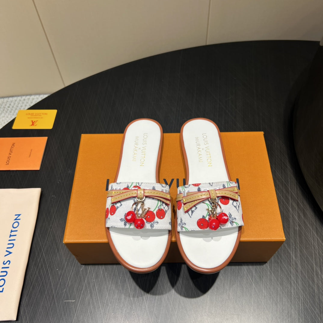 LV SLIDE SANDALS 25S IN WHITE DENIM AND CALFSKIN WITH CHERRY BLOSSOM BUCKLE、mysite、Cacoeks