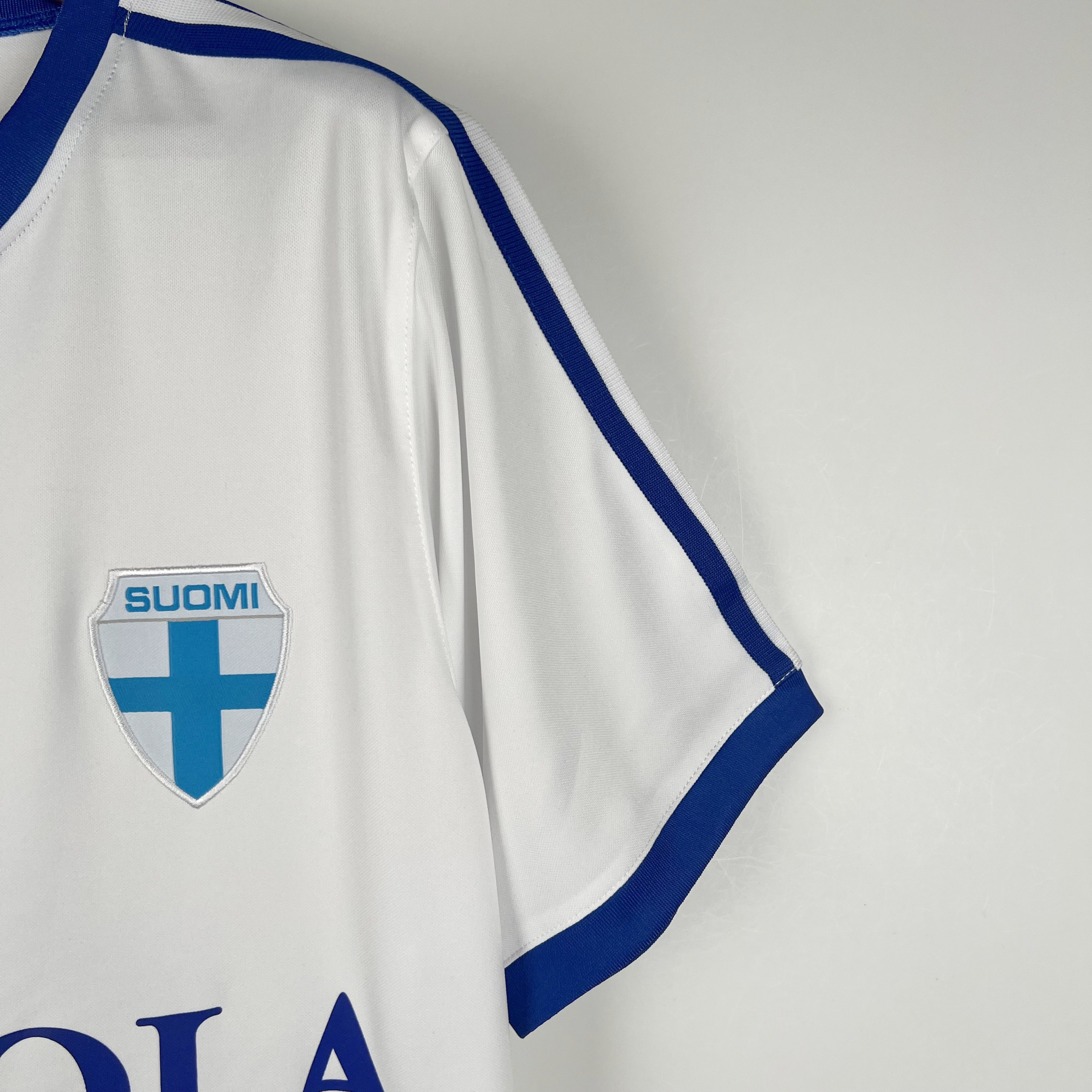 ManixJersey.com | Retro Finland 1982 Home Stadium Jersey -Customize Name, Number and Patch | Worldwide Shipping