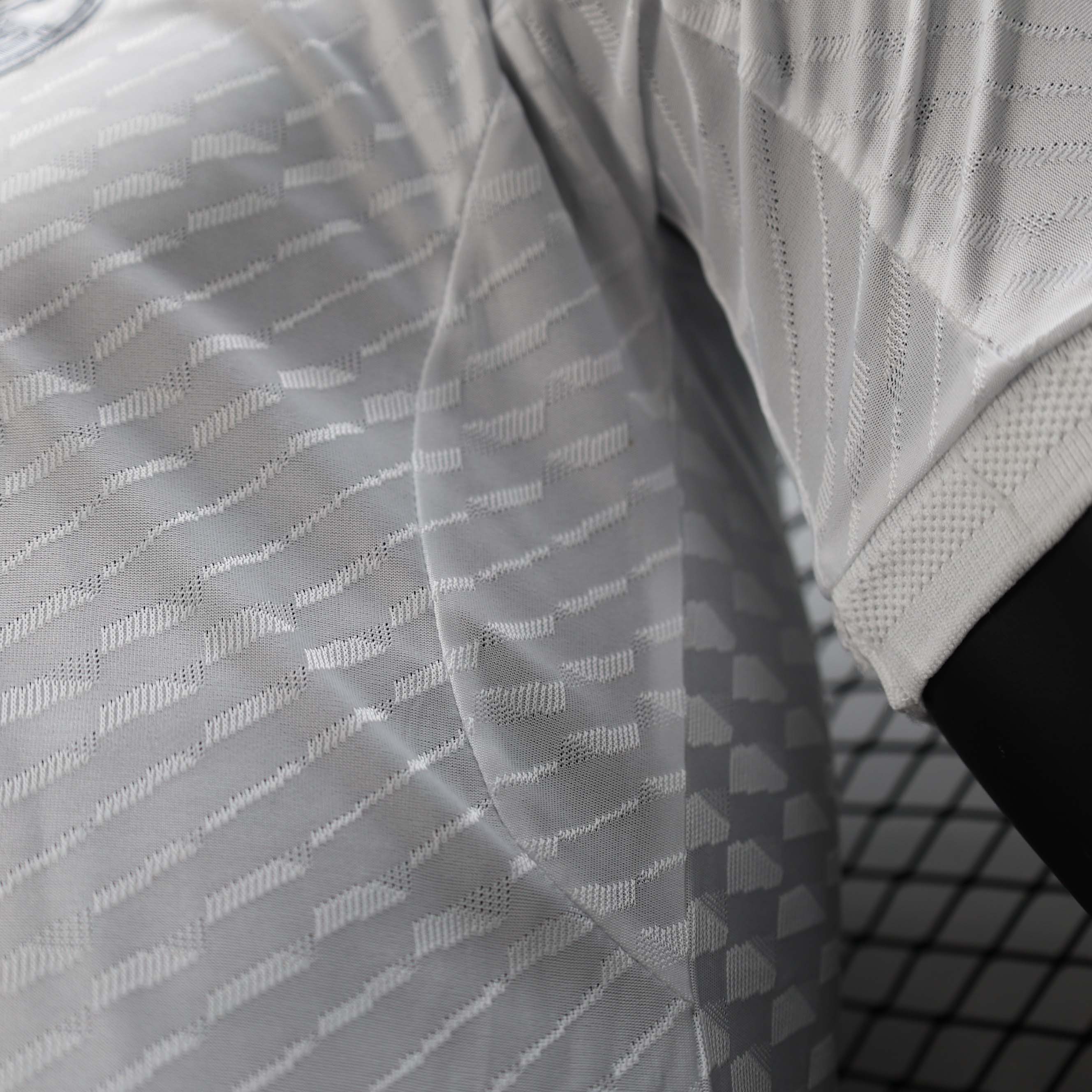 2024/2025 Player Version Real Madrid Y-3 Special Edition White Football Shirt 1:1 Thai Quality:football jersey mysite: unitedjerseyfootball 邓江浪:football