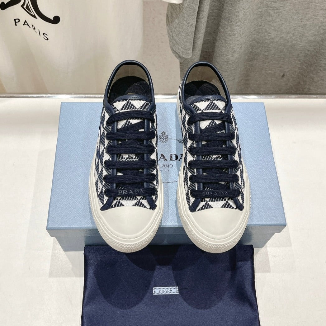 PRA PRINTED COTTON SNEAKERS WHITE AND BLACK TRIANGLE CANVAS、mysite、Cacoeks