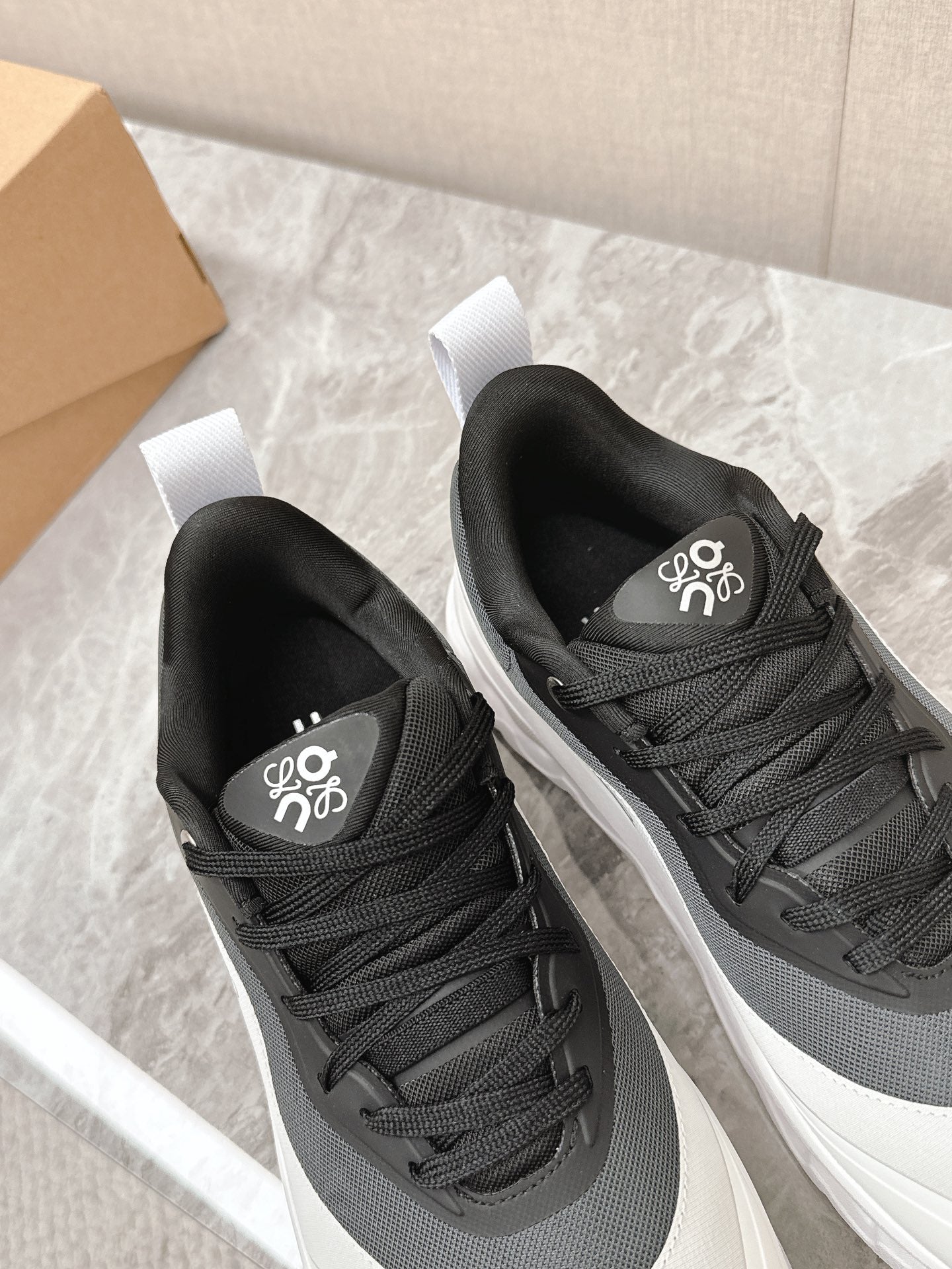 RUN SNEAKER IN WHITE MIX BLACK SUEDE AND MESH FABRIC、mysite、Cacoeks