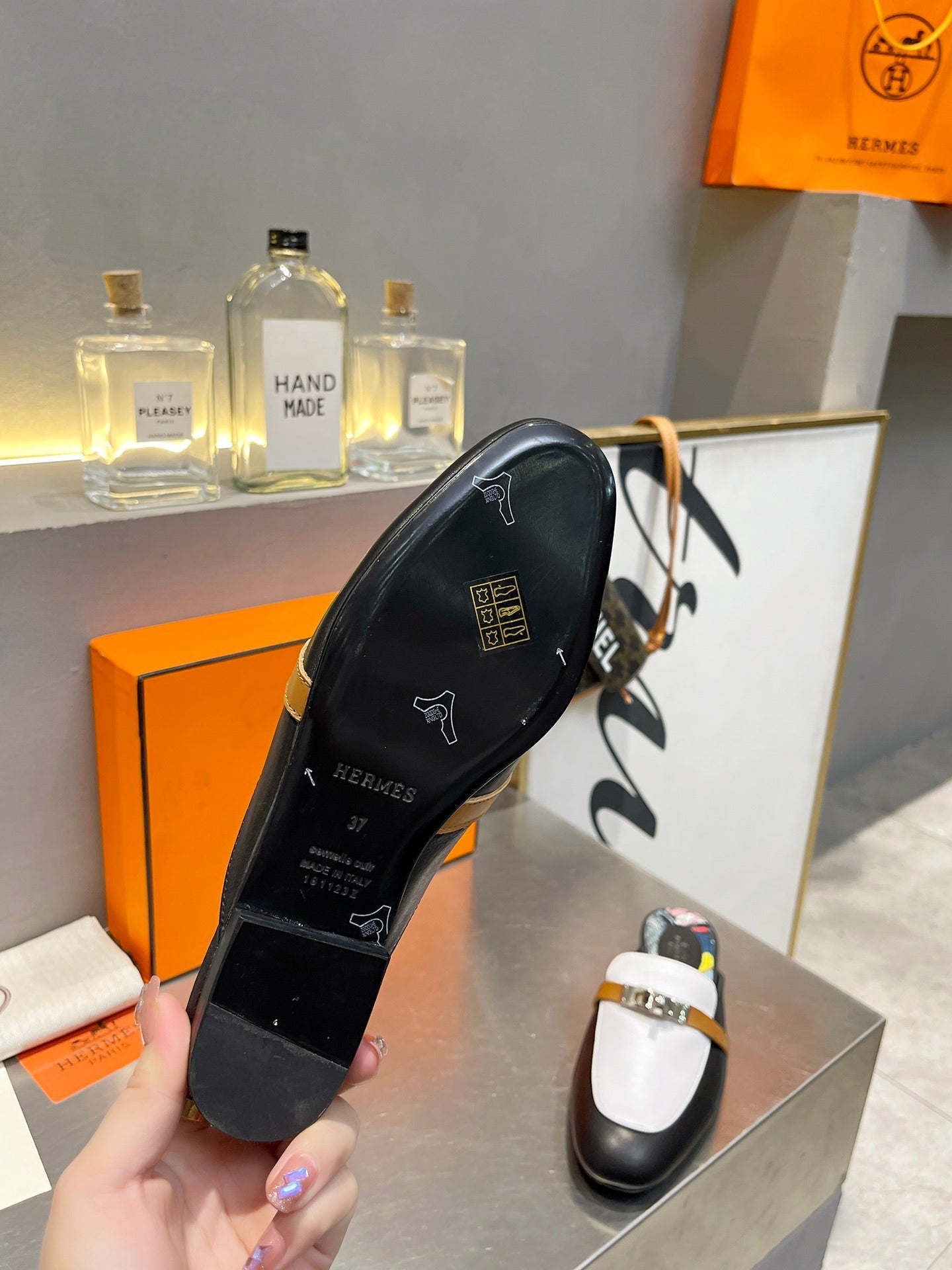 0Z MULE WHITE AND BLACK CALFSKIN WITH PATTERN、mysite、Cacoeks