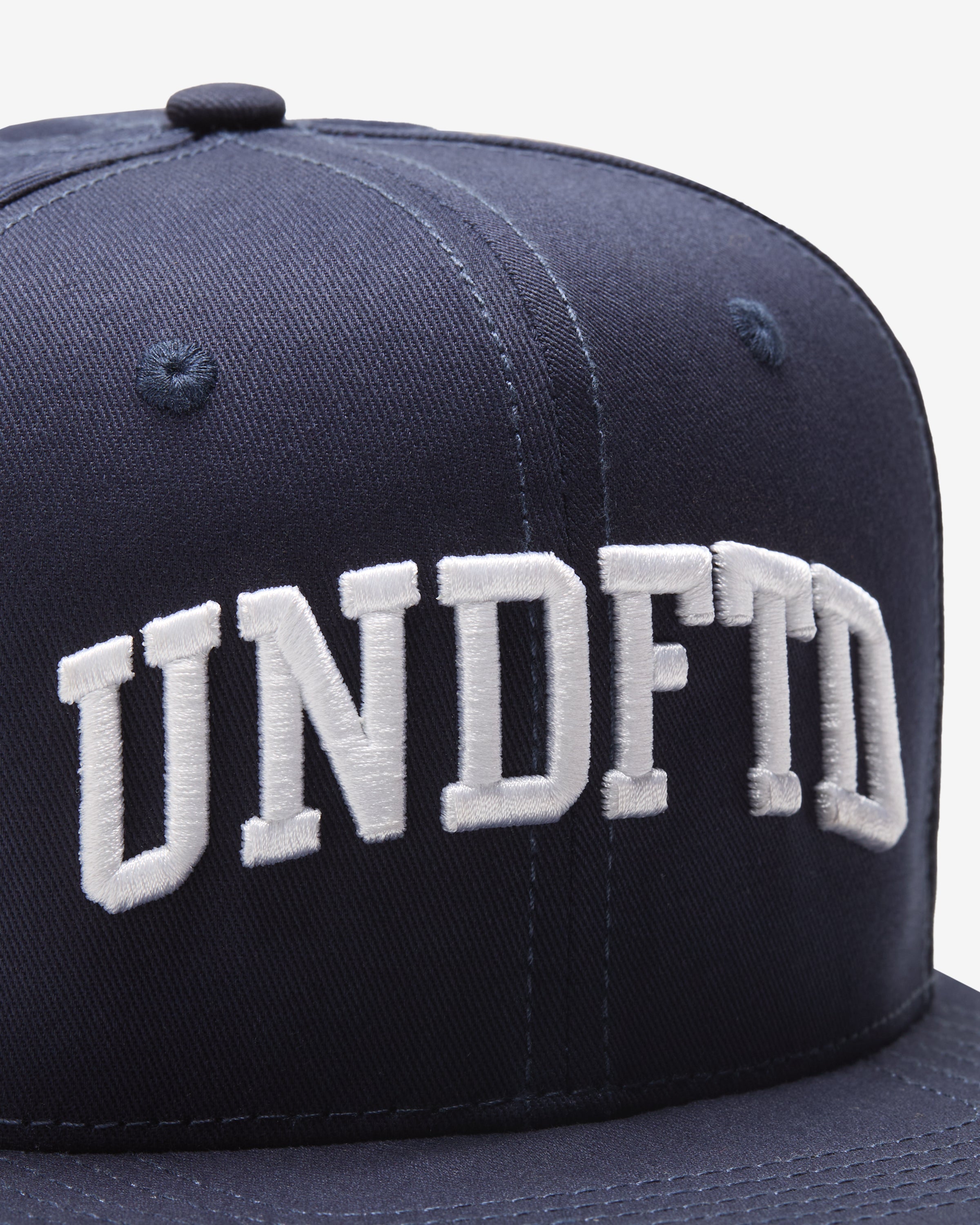 UNDEFEATED ARCH SNAPBACK