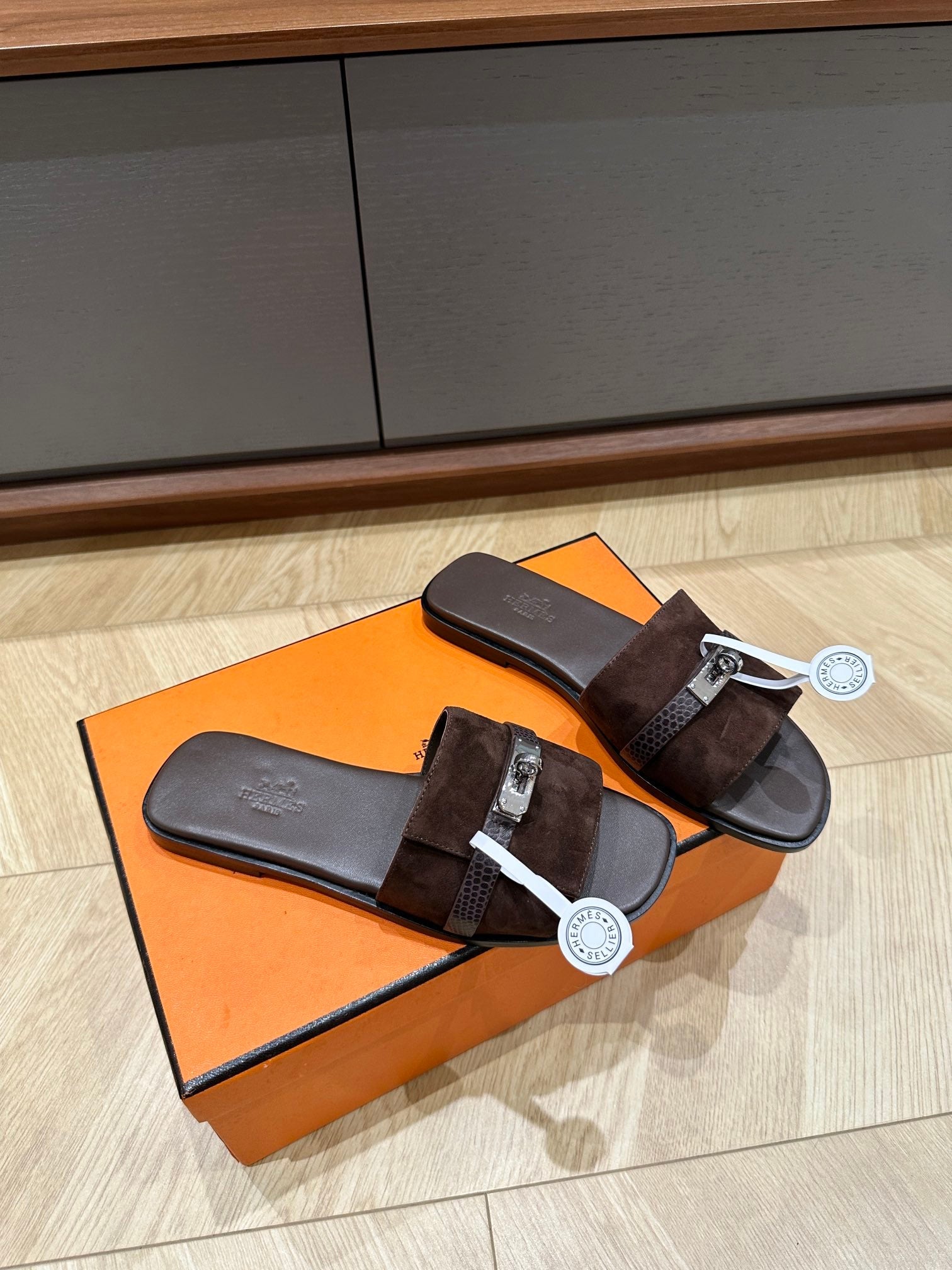 GABRIEL SANDAL CHOCOLATE SUEDE、mysite、Cacoeks