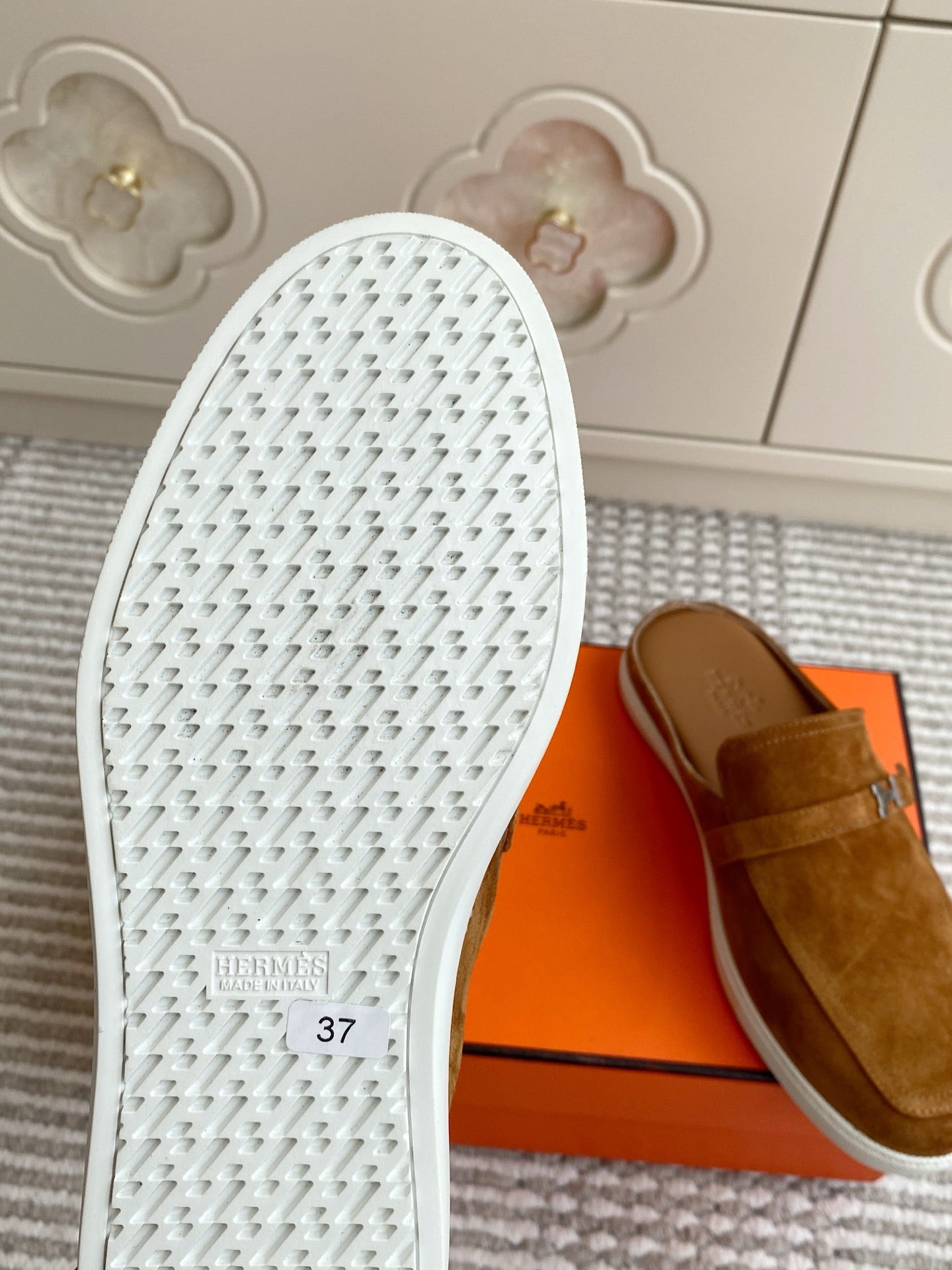 HM 25S MULES IN BROWN SUEDE WITH SILVER HARDWARE、mysite、Cacoeks