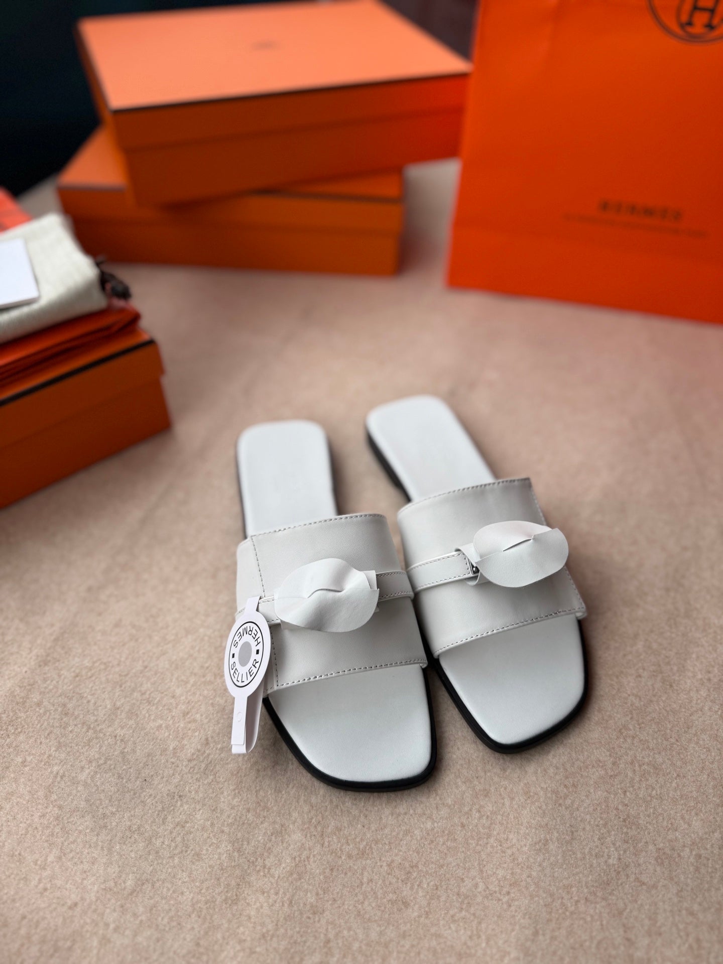 0RAN SANDALS IN WHITE CALFSKIN、mysite、Cacoeks
