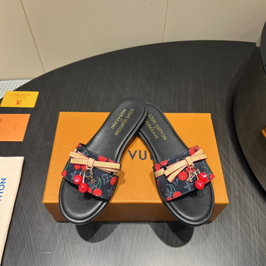 LV SLIDE SANDALS 25S IN BLACK DENIM AND CALFSKIN WITH CHERRY BLOSSOM BUCKLE、mysite、Cacoeks