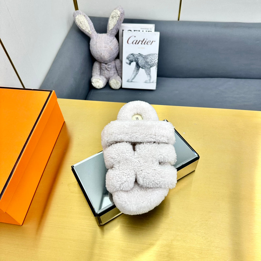 CHYPRE SANDAL IN WHITE SHEARLING、mysite、Cacoeks