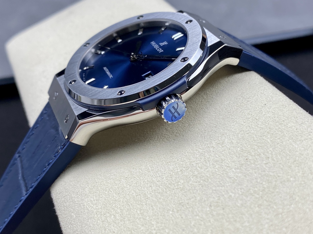 542.NX.7170.LR Hublot Classic Fusion Automatic Blue-fasswatch
