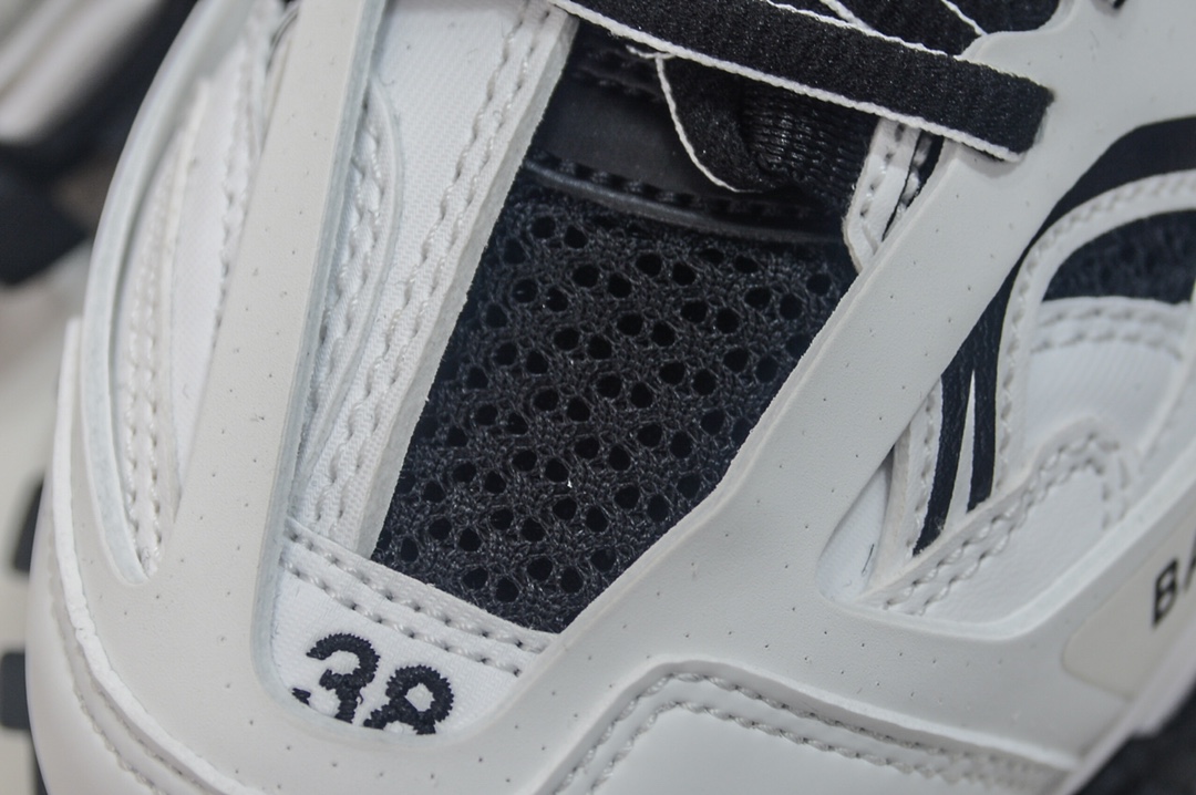 Balenciaga Track Worn Out Trainer in White Black、mysite、Cacoeks