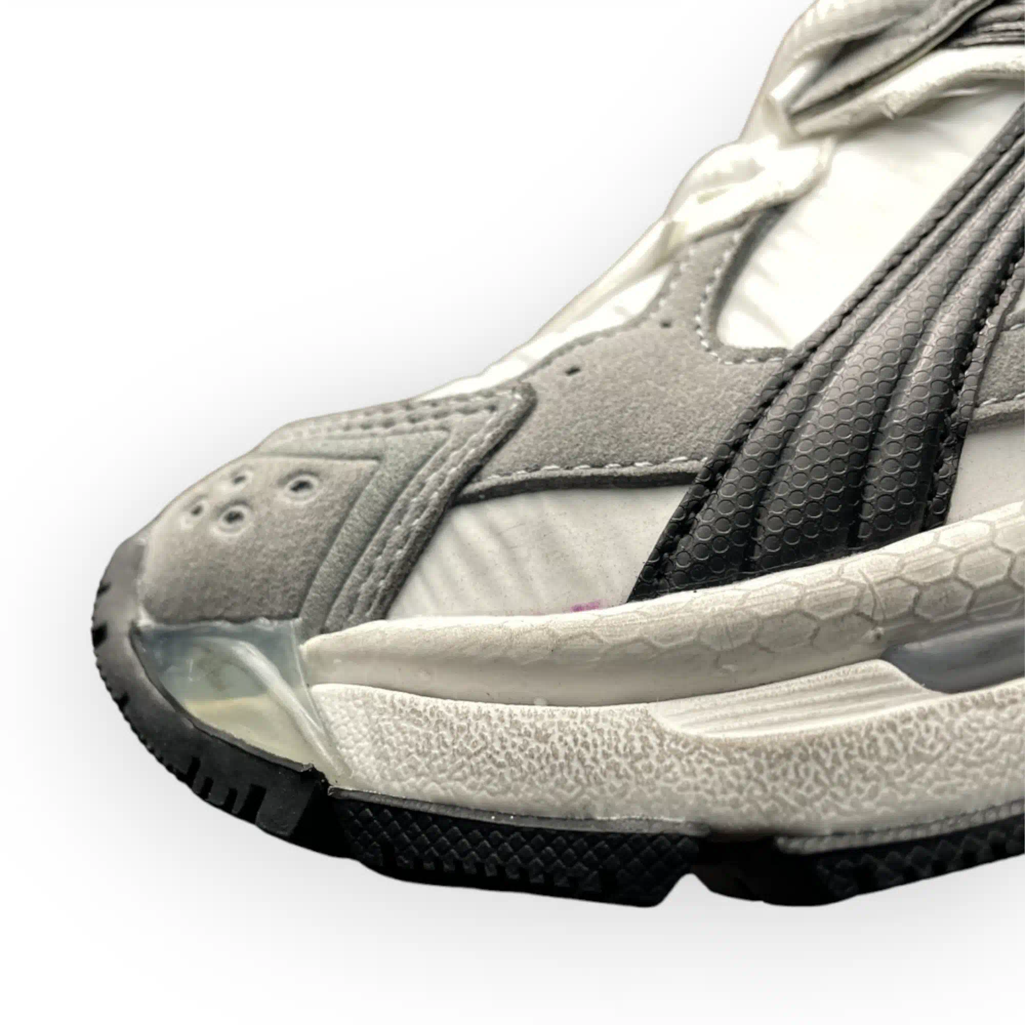 Balenciaga Runner Sneaker in Grey White Black、mysite、Cacoeks