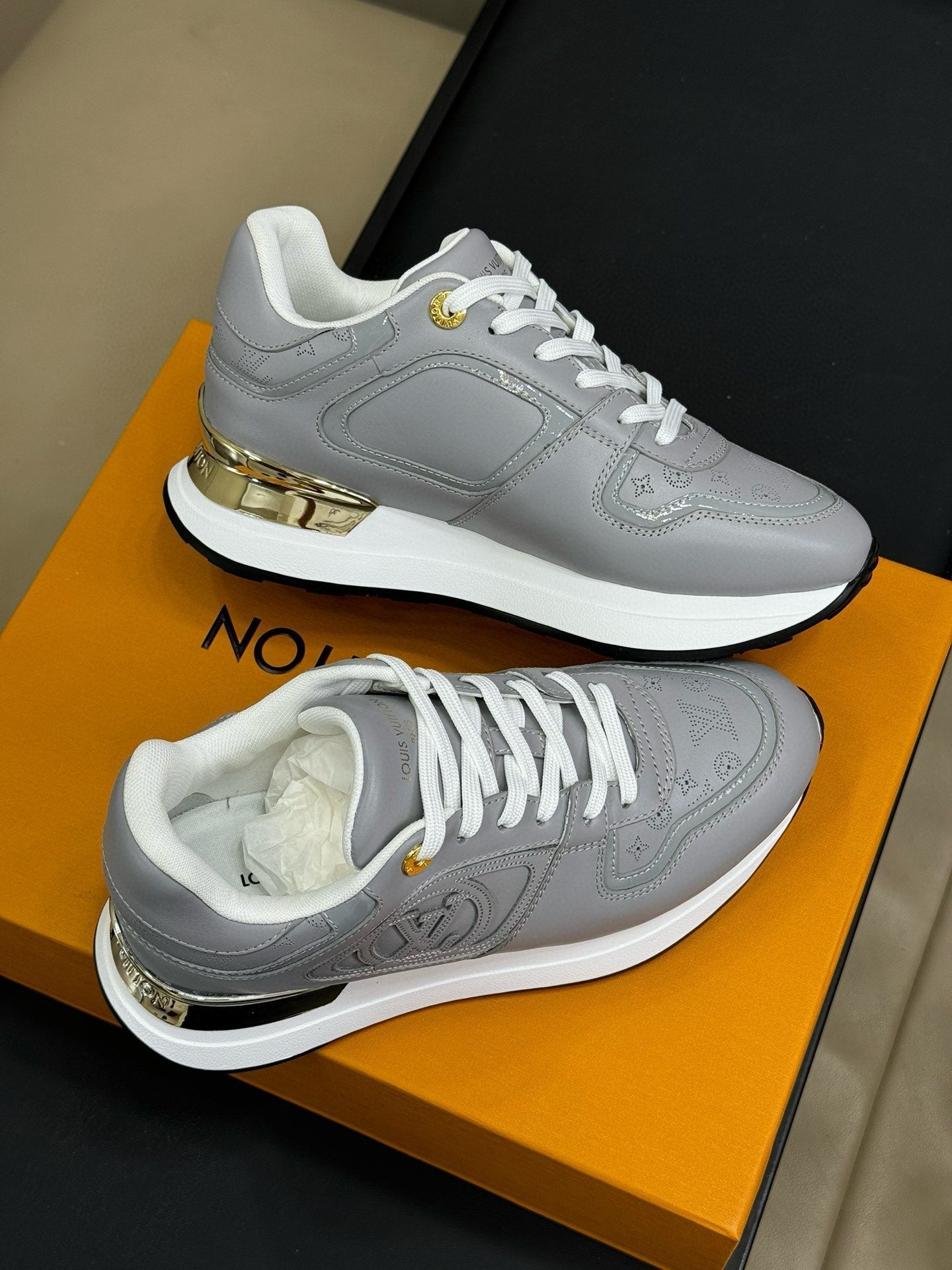 LV NEO RUN AWAY SNEAKER IN STEEL GRAY CALFSKIN、mysite、Cacoeks