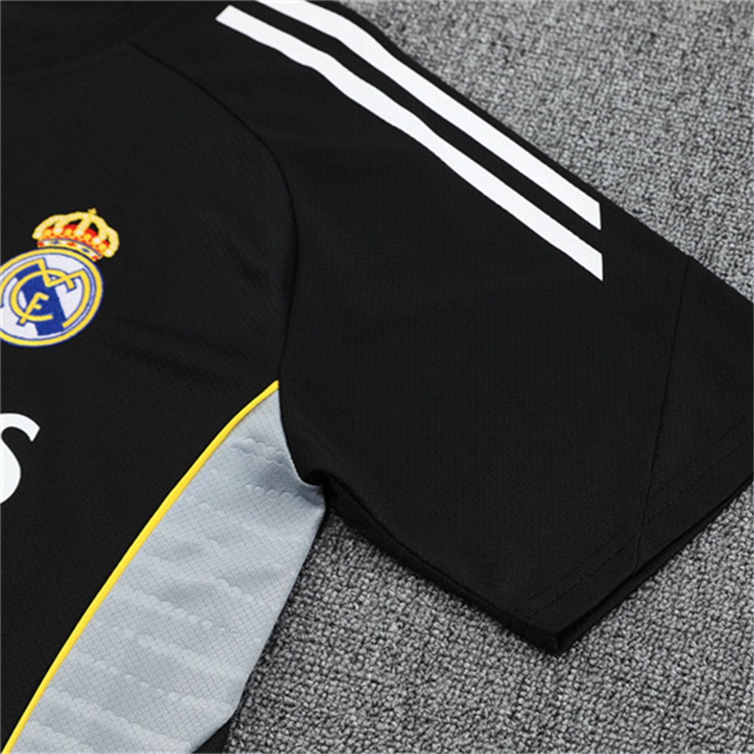 UltraTrikot-Real Madrid 25-26 Kids Short-Sleeve Training Set - Yellow Line Black Top and Black Shorts