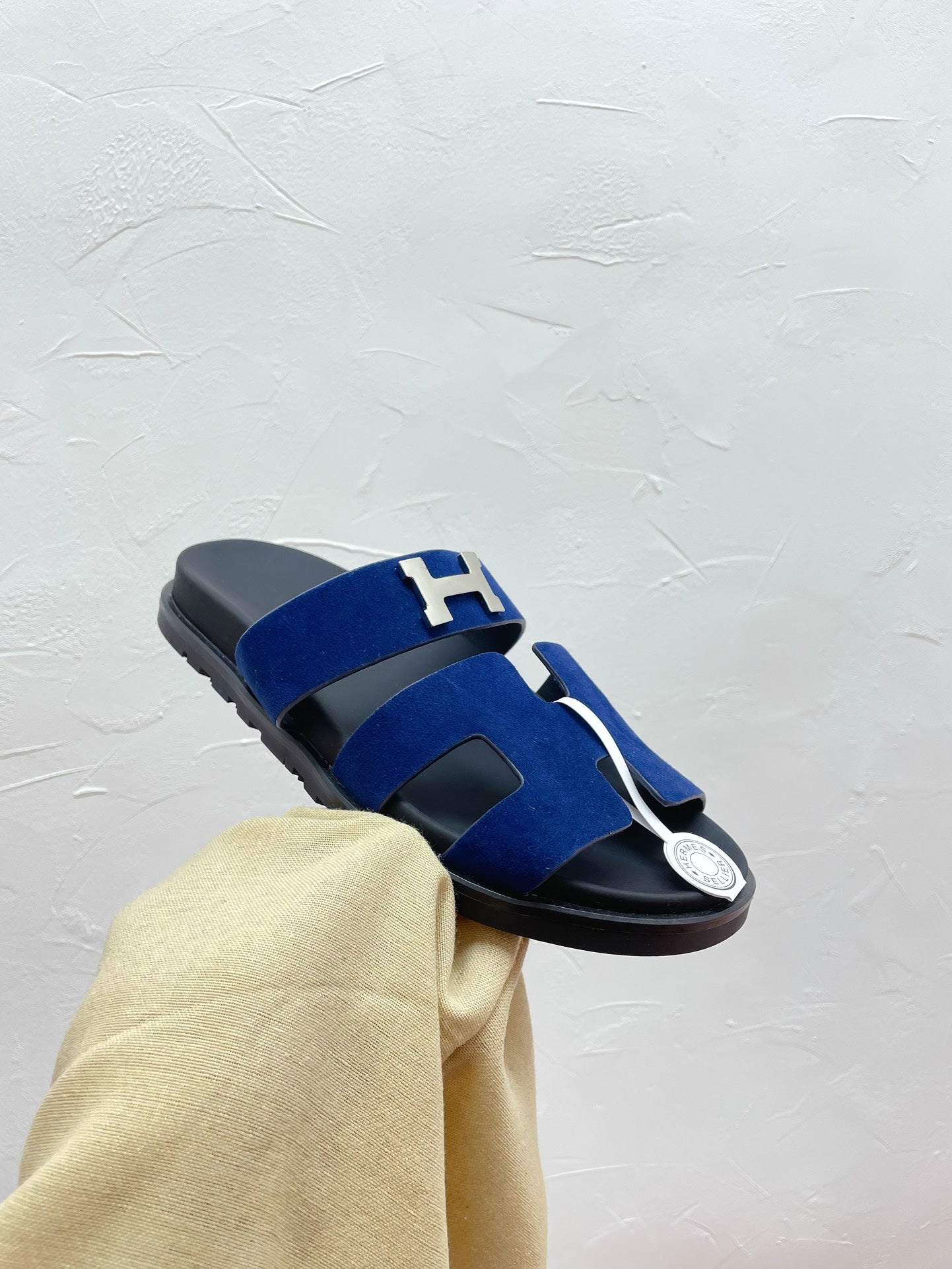 CHYPRE SANDAL AZURE SUEDE WITH H BUCKLE、mysite、Cacoeks