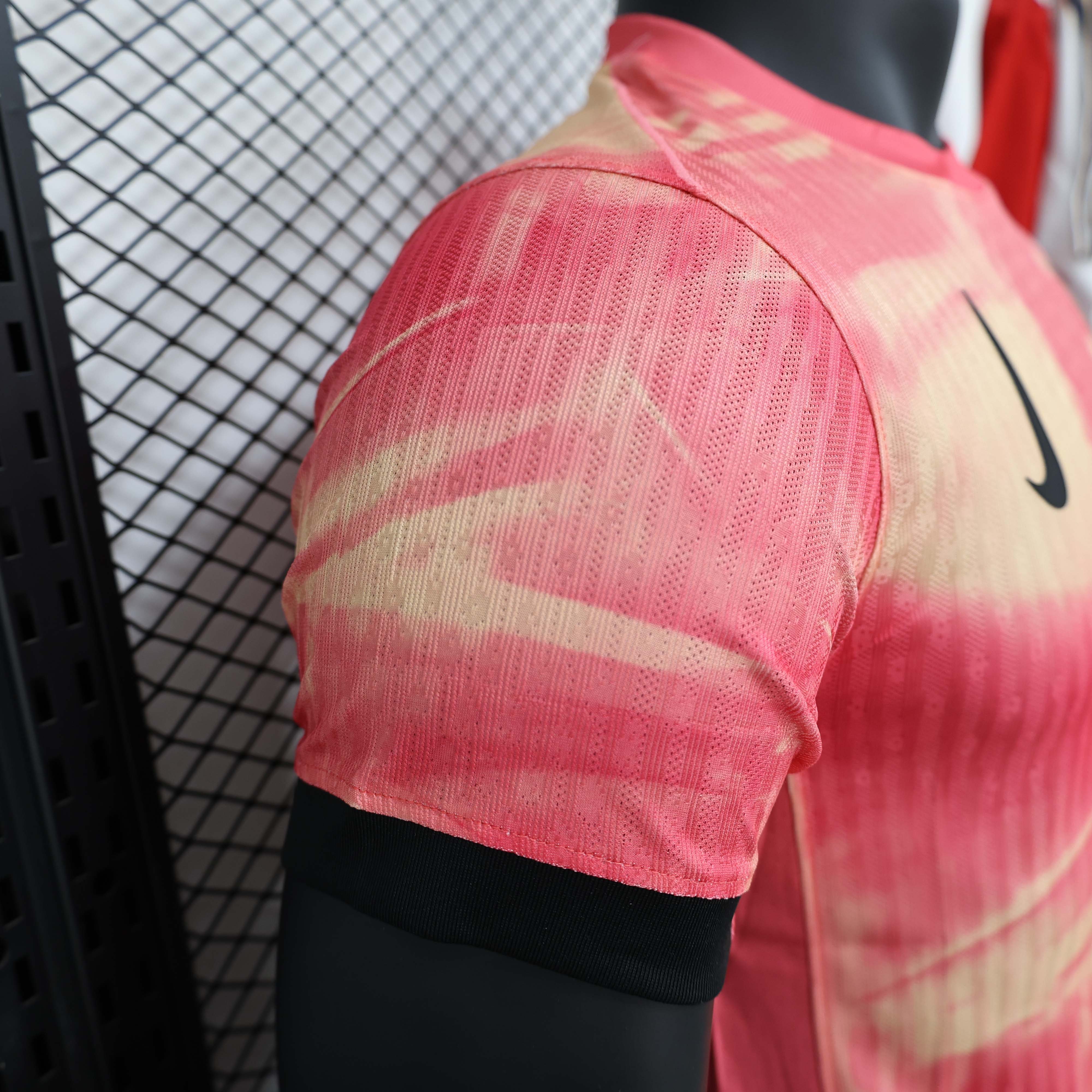 2024/2025 Player Version Barcelona Special Edition Pink Football Shirt 1:1 Thai Quality:football jersey mysite: unitedjerseyfootball 邓江浪:football