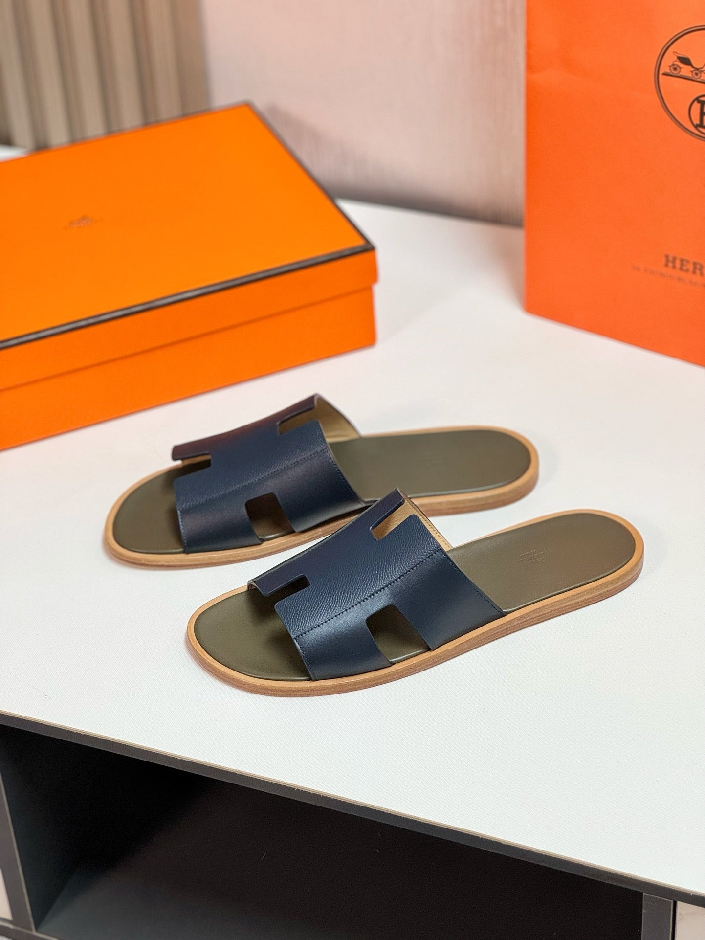 Izmir sandal crocodide black、mysite、Cacoeks