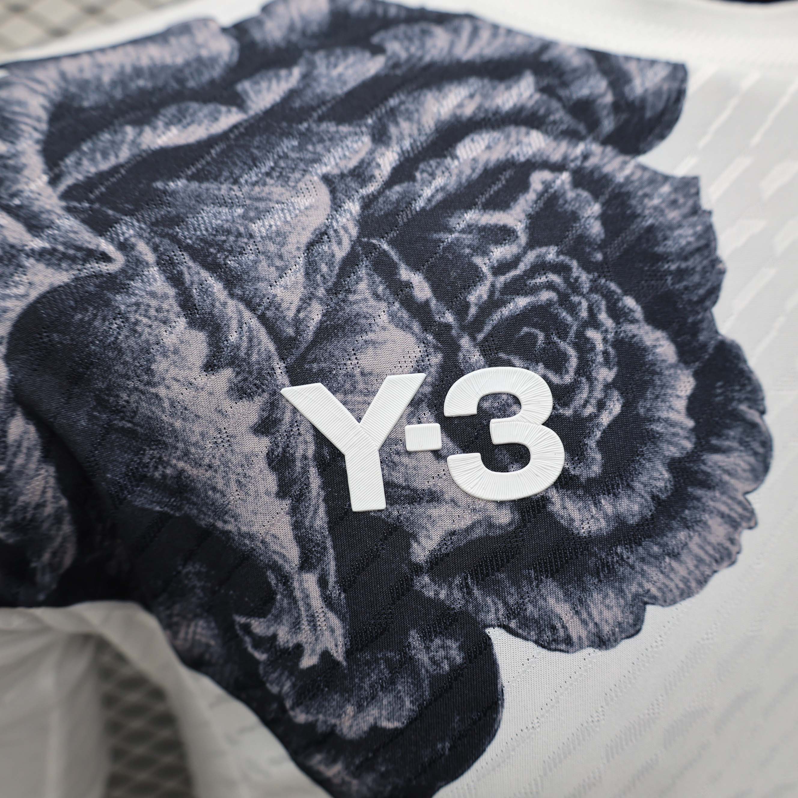 2024/2025 Player Version Real Madrid Y-3 Special Edition White Football Shirt 1:1 Thai Quality:football jersey mysite: unitedjerseyfootball 邓江浪:football