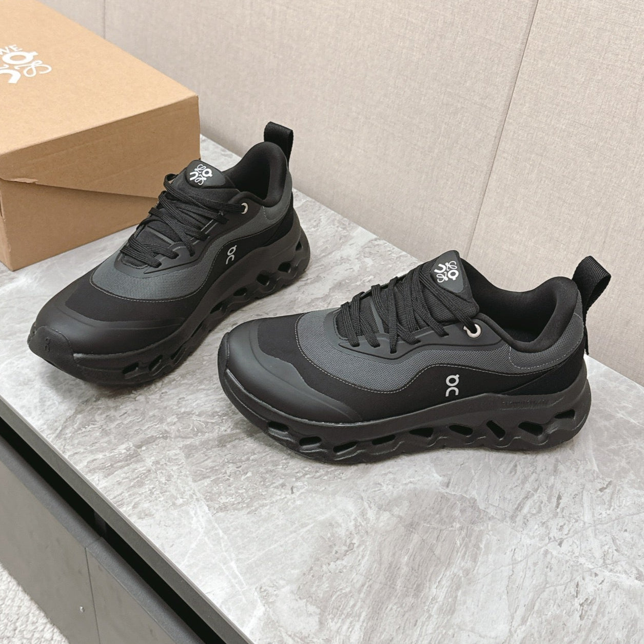 RUN SNEAKER IN BLACK SUEDE AND MESH FABRIC、mysite、Cacoeks