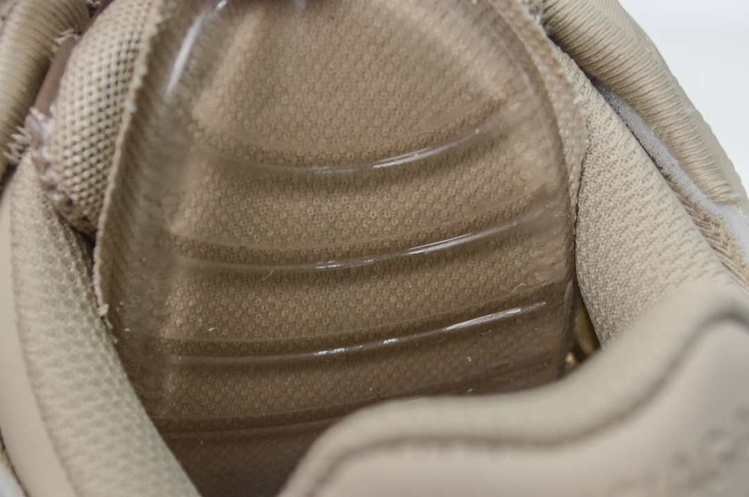 Balenciaga Track 2.0 Trainer in Beige、mysite、Cacoeks