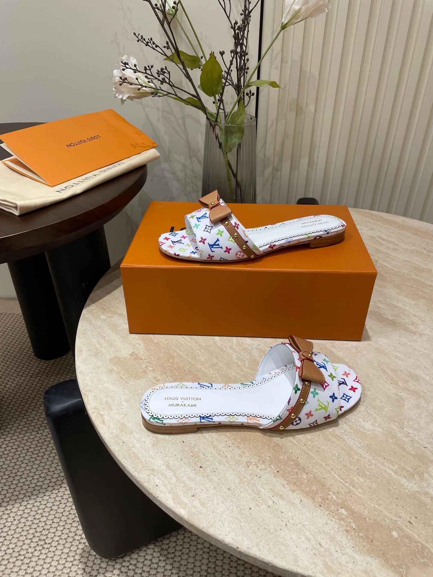 FLAT MULES IN WHITE MONOGRAM LAMBSKIN、mysite、Cacoeks