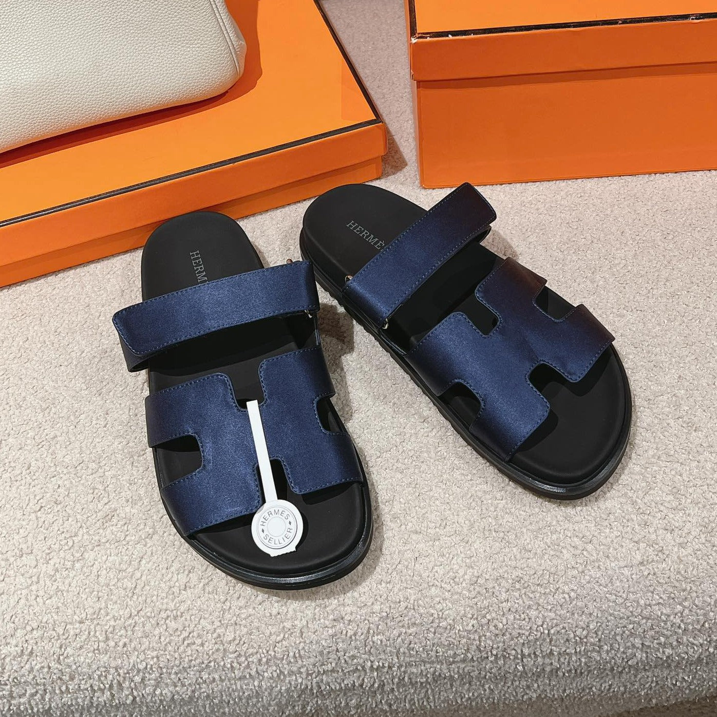 CHYPRE SANDAL BLACK MIX LIGHT BERRY CALFSKIN、mysite、Cacoeks
