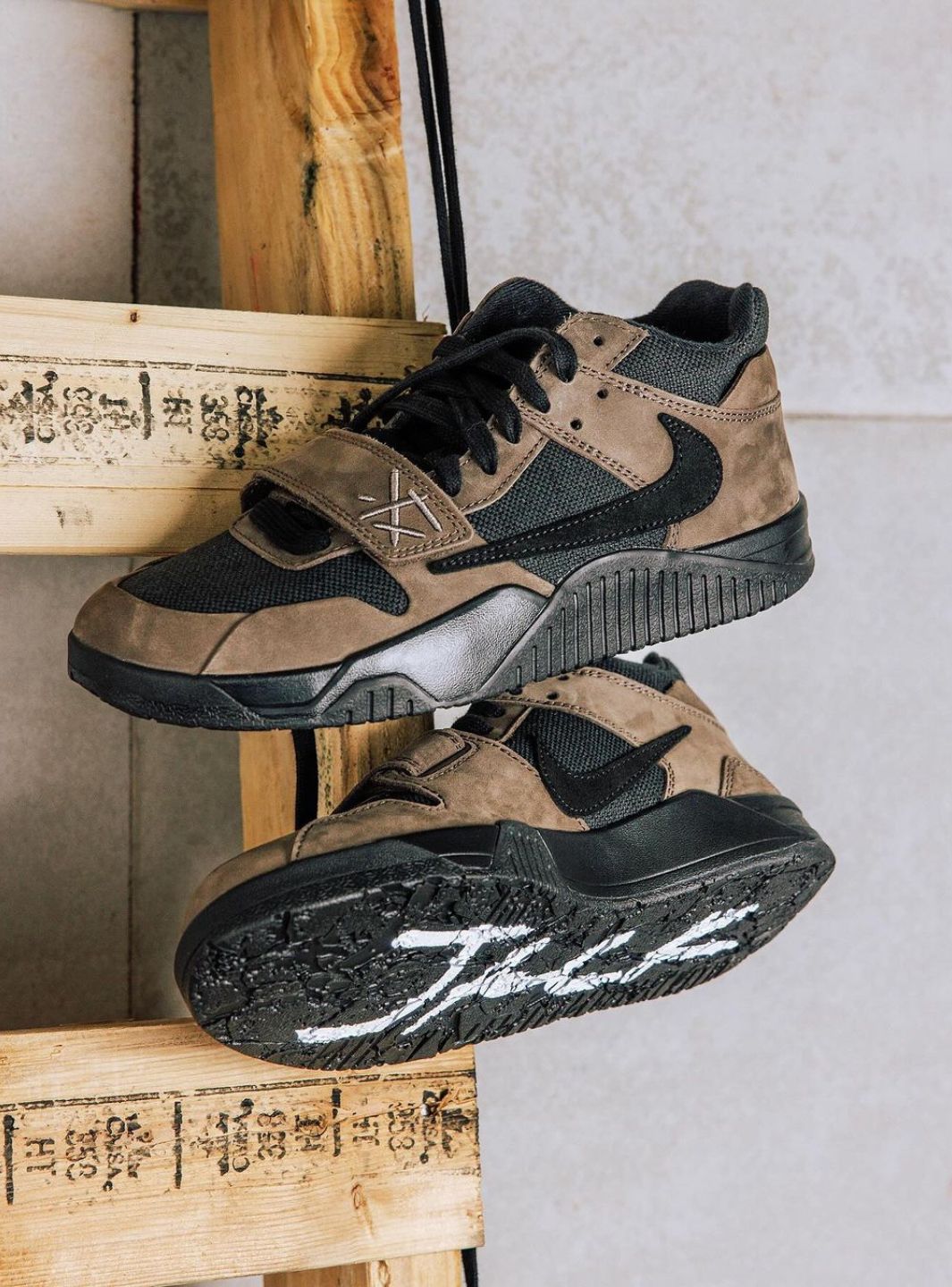 Air Jordan Jumpman Jack TR Travis Scott Dark Mocha、JORDAN、Cacoeks