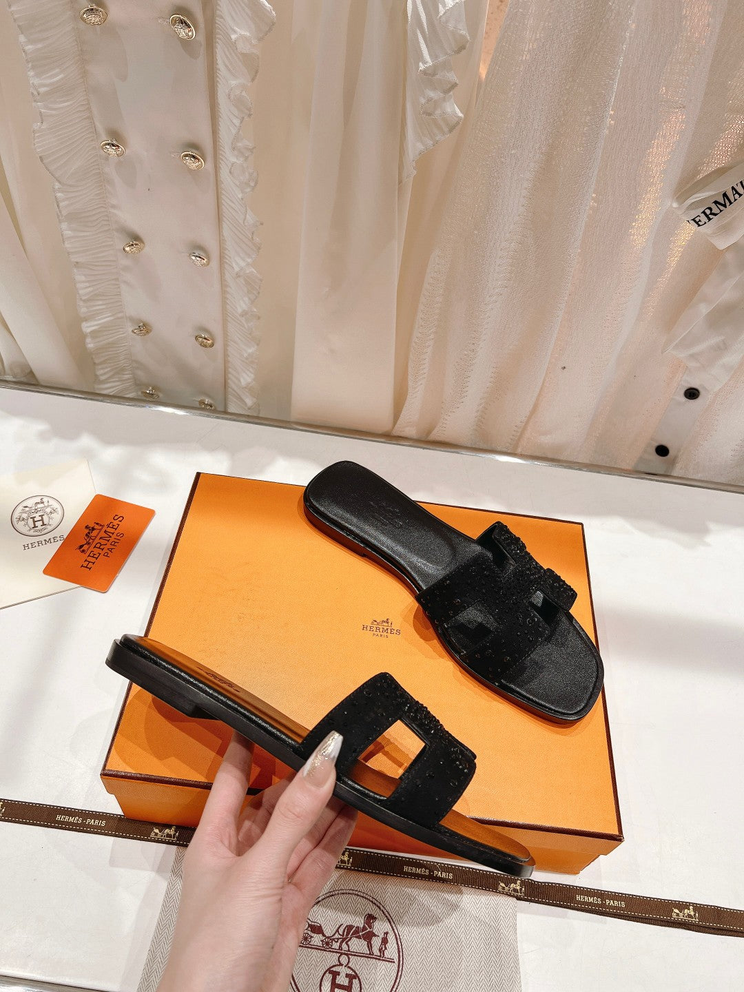 0RAN SANDAL BLACK LAMBSKIN ATTACH CRYSTALS-BLACK、mysite、Cacoeks