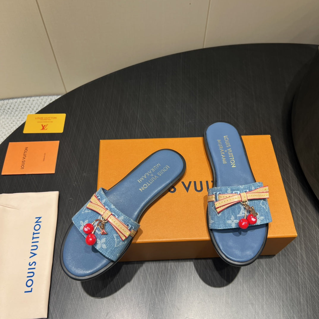 LV SLIDE SANDALS 25S IN BLUE DENIM AND CALFSKIN WITH CHERRY BLOSSOM BUCKLE、mysite、Cacoeks