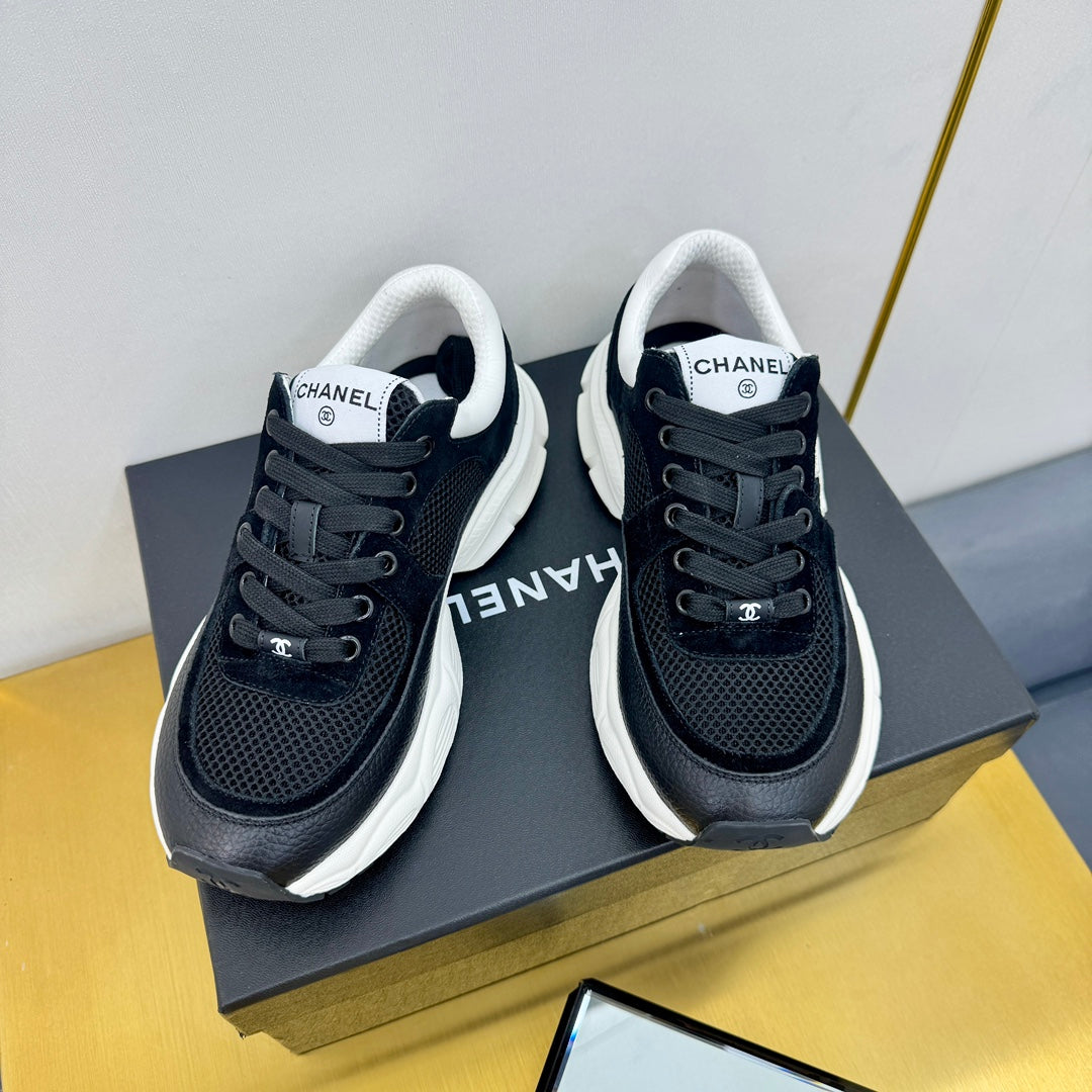 SNEAKER IN BLACK WITH WHITE LOGO CALFSKIN AND MESH、mysite、Cacoeks