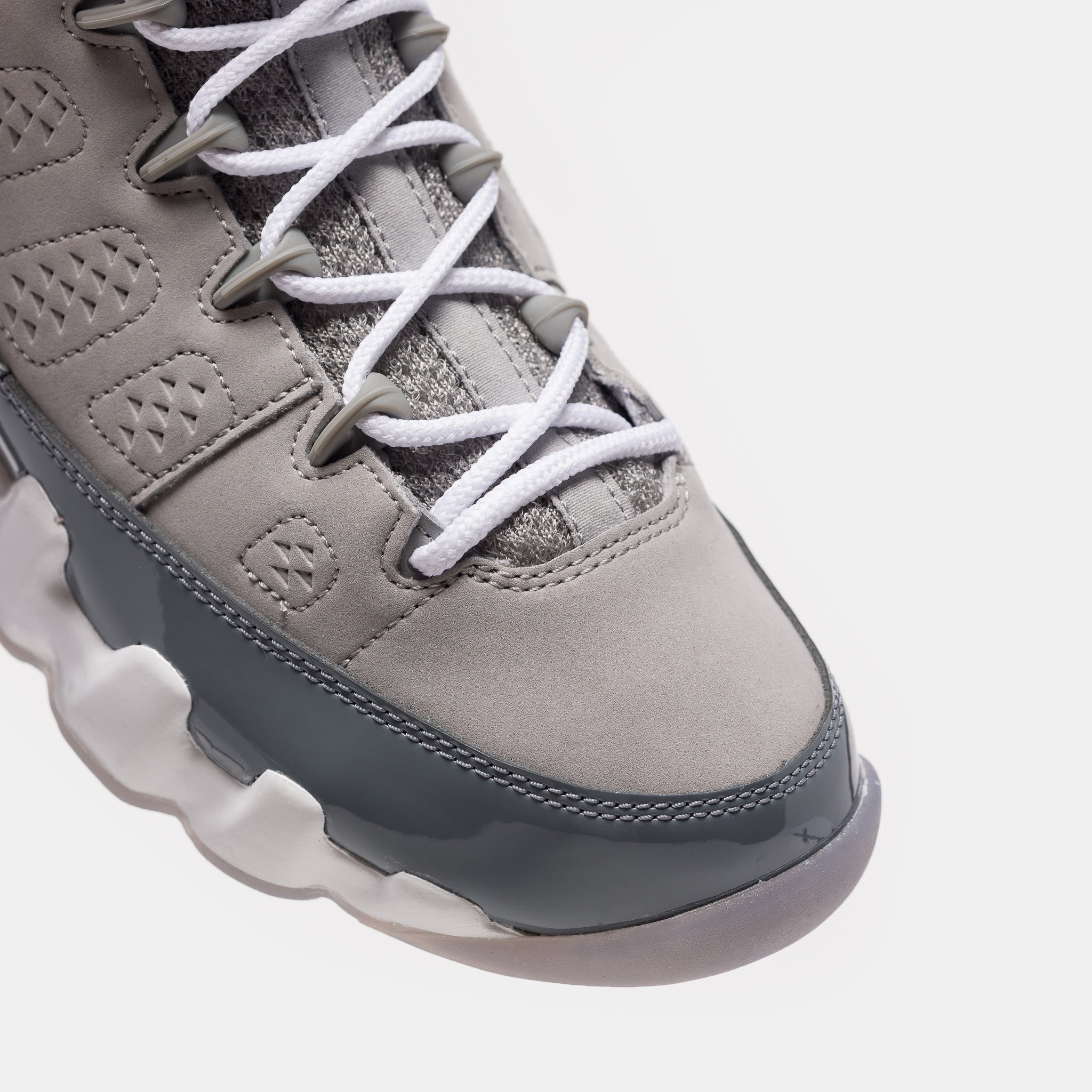 Air Jordan 9 Retro Big Kids Sneaker in Medium Grey/Cool Grey/White