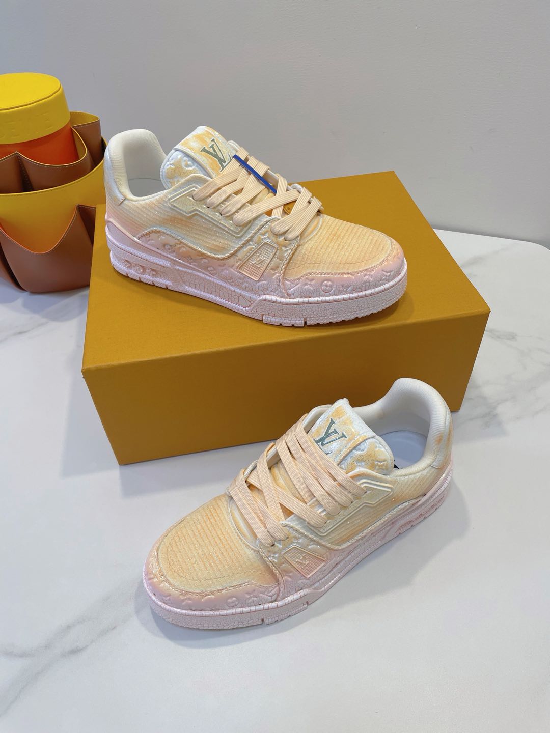 LV TRAINER MAXI SNEAKER IN LIGHT PINK OMBRE ORANGE EMBOSSED CALFSKIN、mysite、Cacoeks