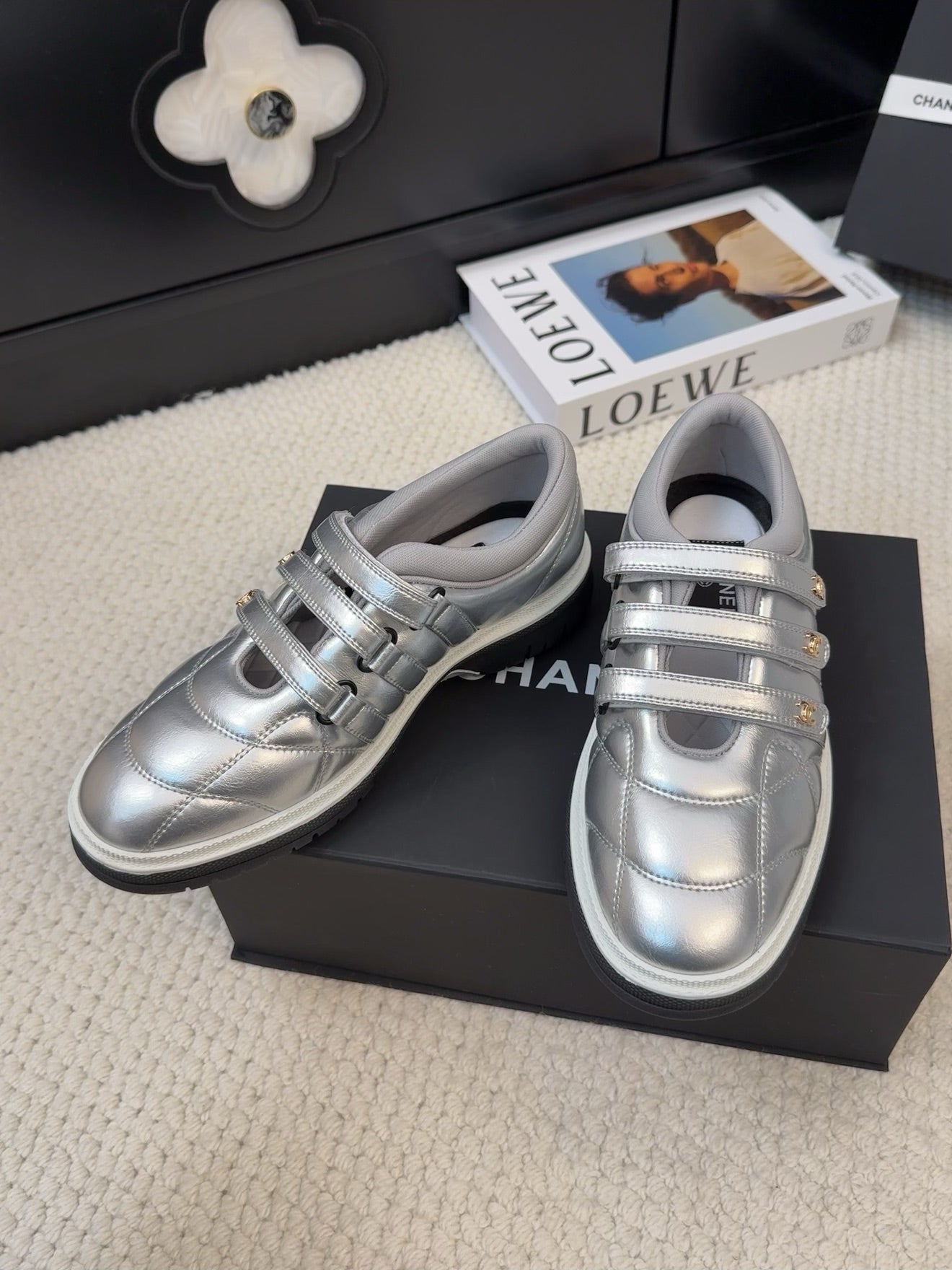 SNEAKERS WITH THREE STRAPS IN SILVER CALFSKIN、mysite、Cacoeks
