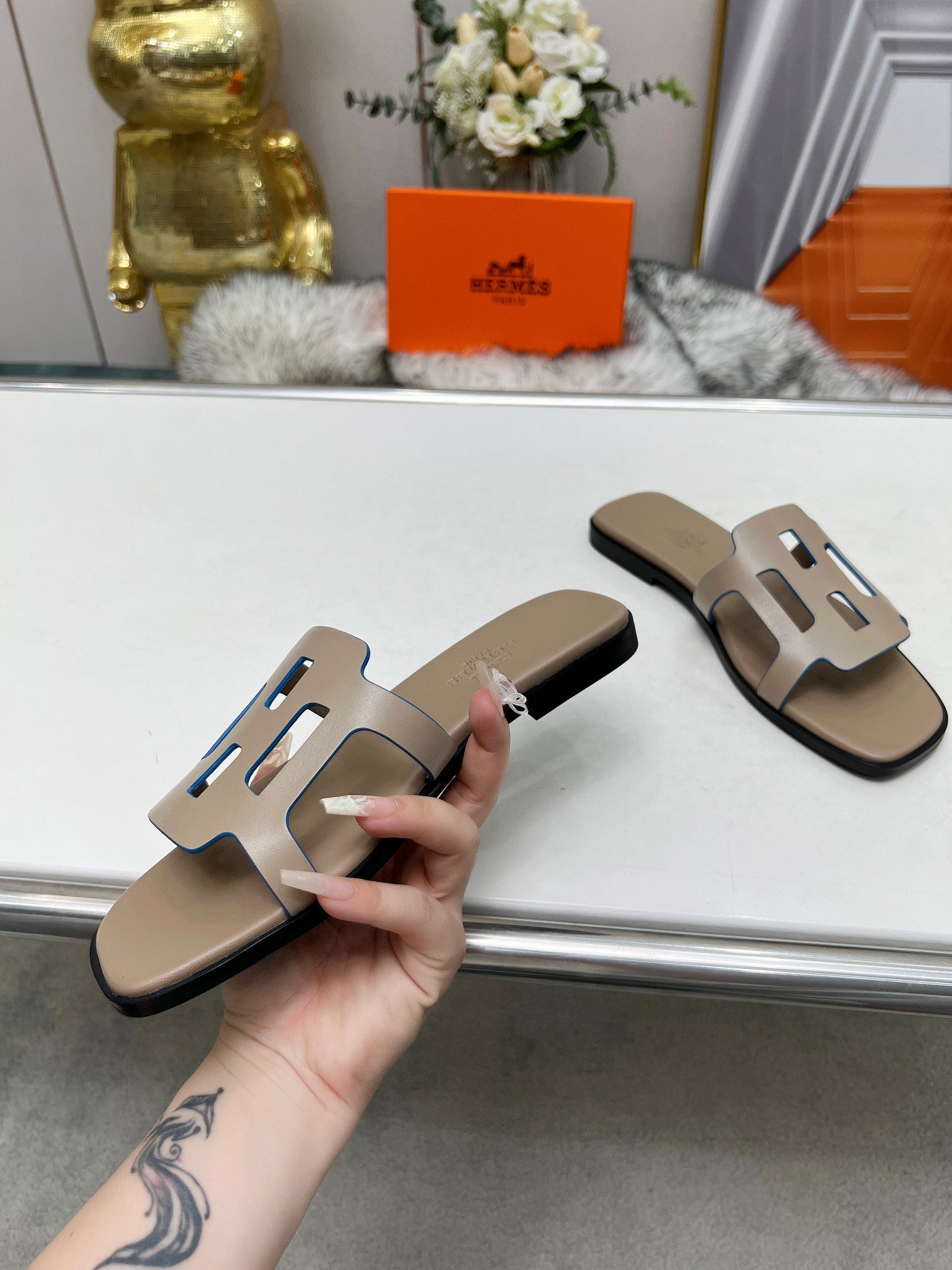 FLATFORM SANDAL LIGHT GRAY CALFSKIN、mysite、Cacoeks