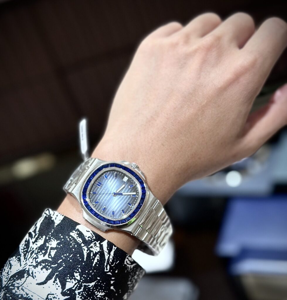 Đồng Hồ Patek Philippe Nautilus 5723 Replica 11 Đính Đá Sapphire Xanh 40mm (1)