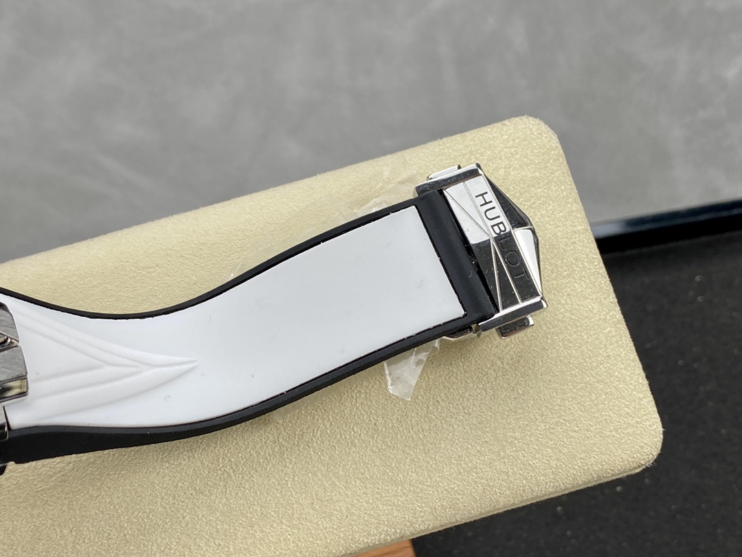 418.NX.2001.RX.1604.MXM20 Hublot Big Bang Titanium-fasswatch