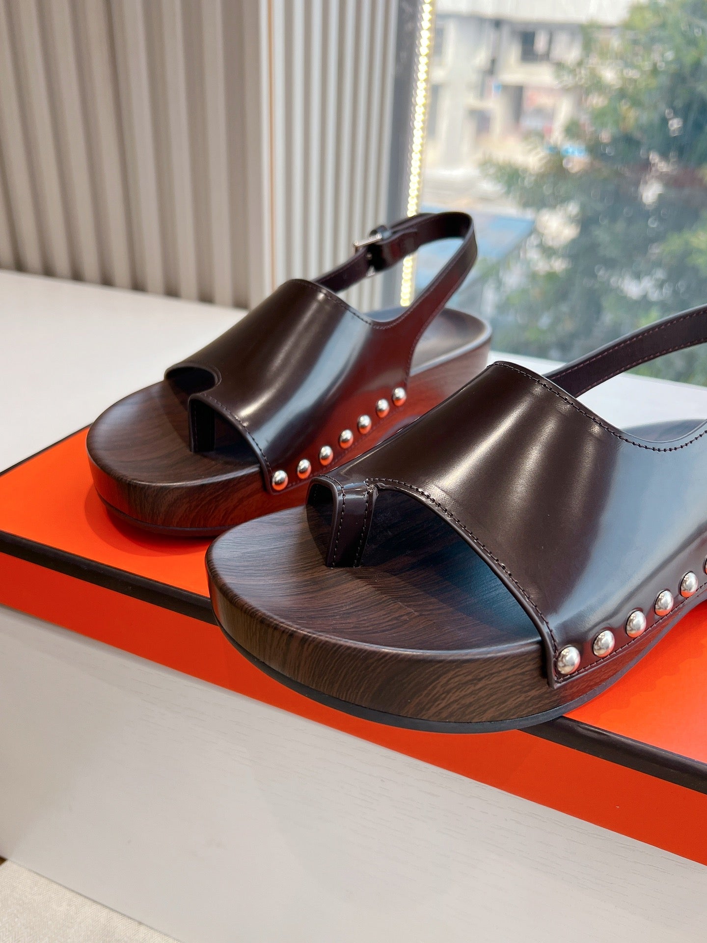 FLAT SANDAL IN BRUNETTE BROWN CALFSKIN、mysite、Cacoeks