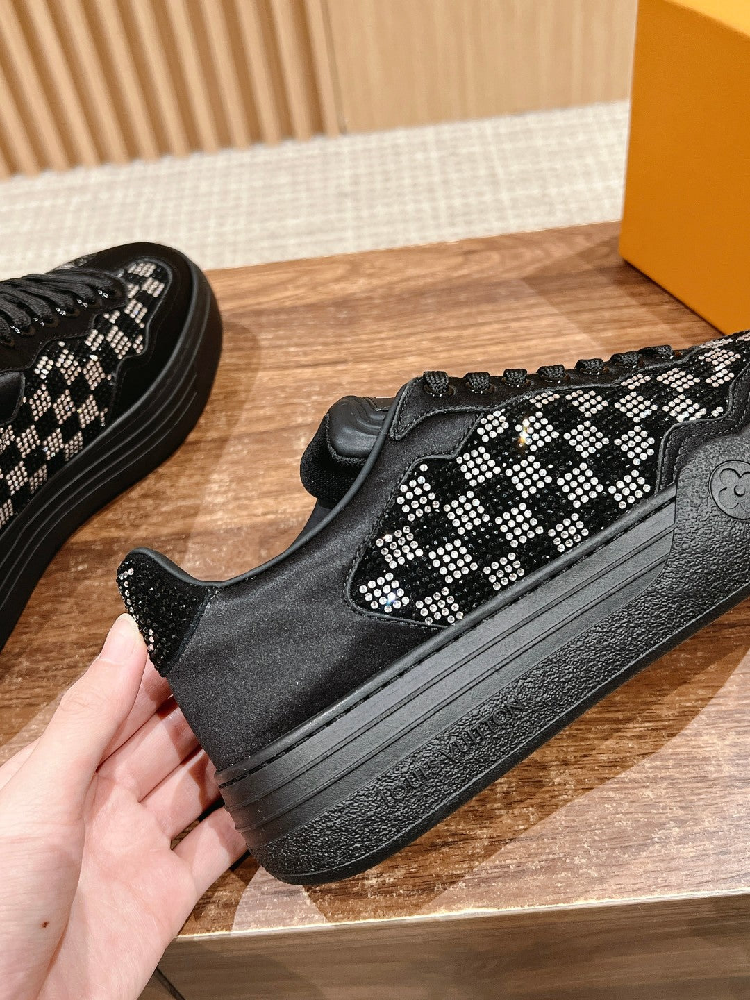 LV GROOVY SNEAKER IN BLACK DAMIER STRASS AND CALFSKIN、mysite、Cacoeks