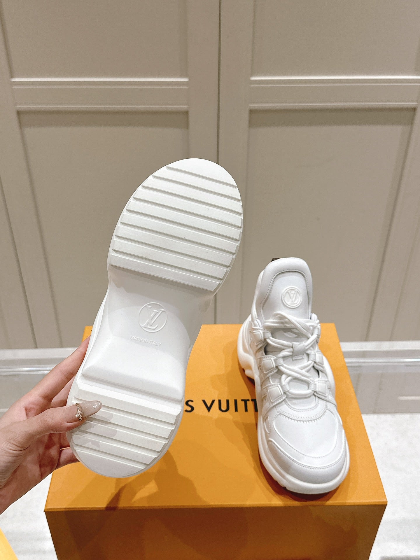 LV BARRACUDA SNEAKER IN WHITE CALFSKIN、mysite、Cacoeks